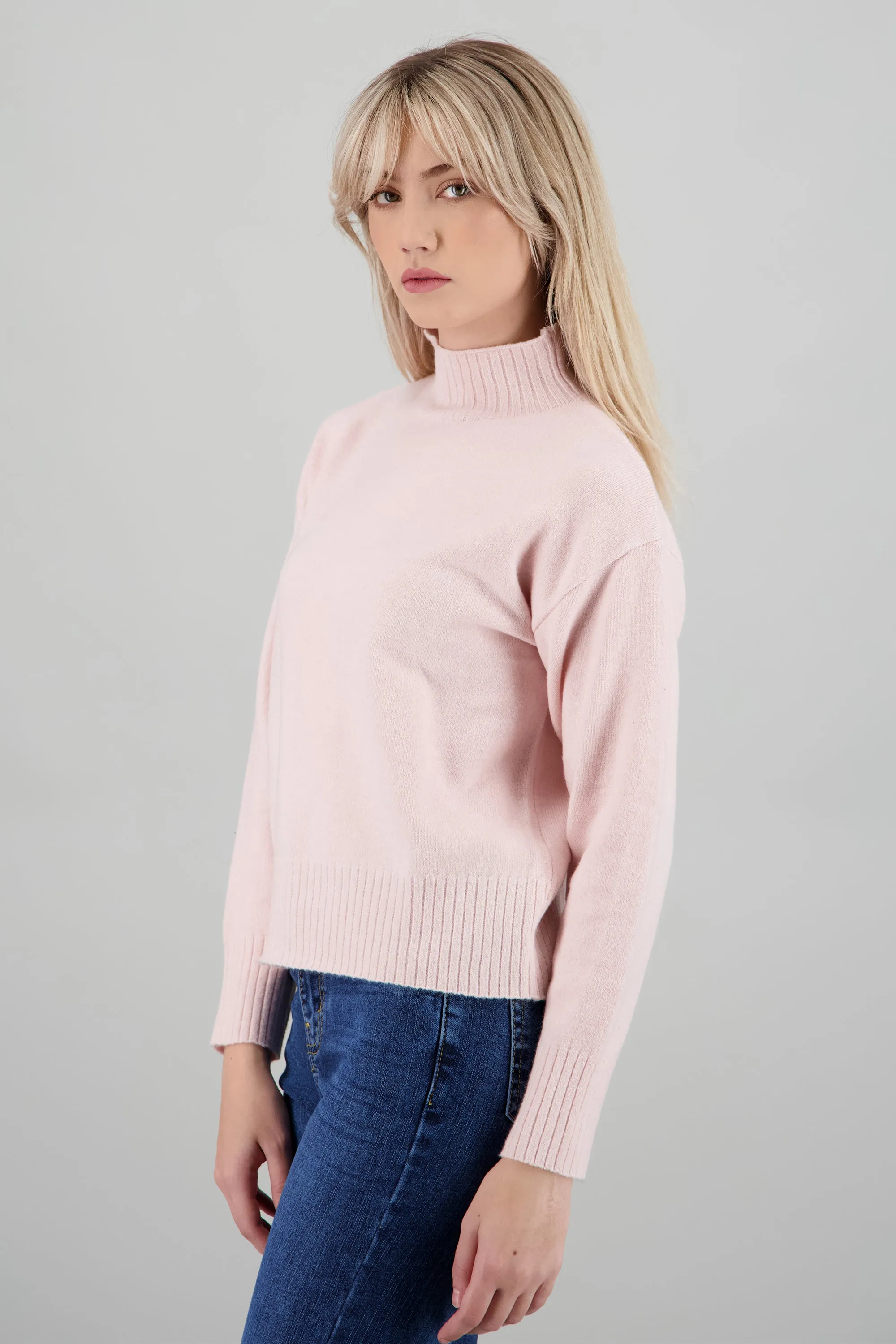 Sueter tacto super suave cuello alto sold by Shasa product image thumbnail 3