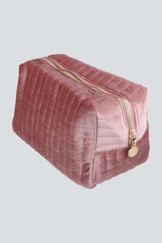 Cosmetiquera velvet sold by Shasa