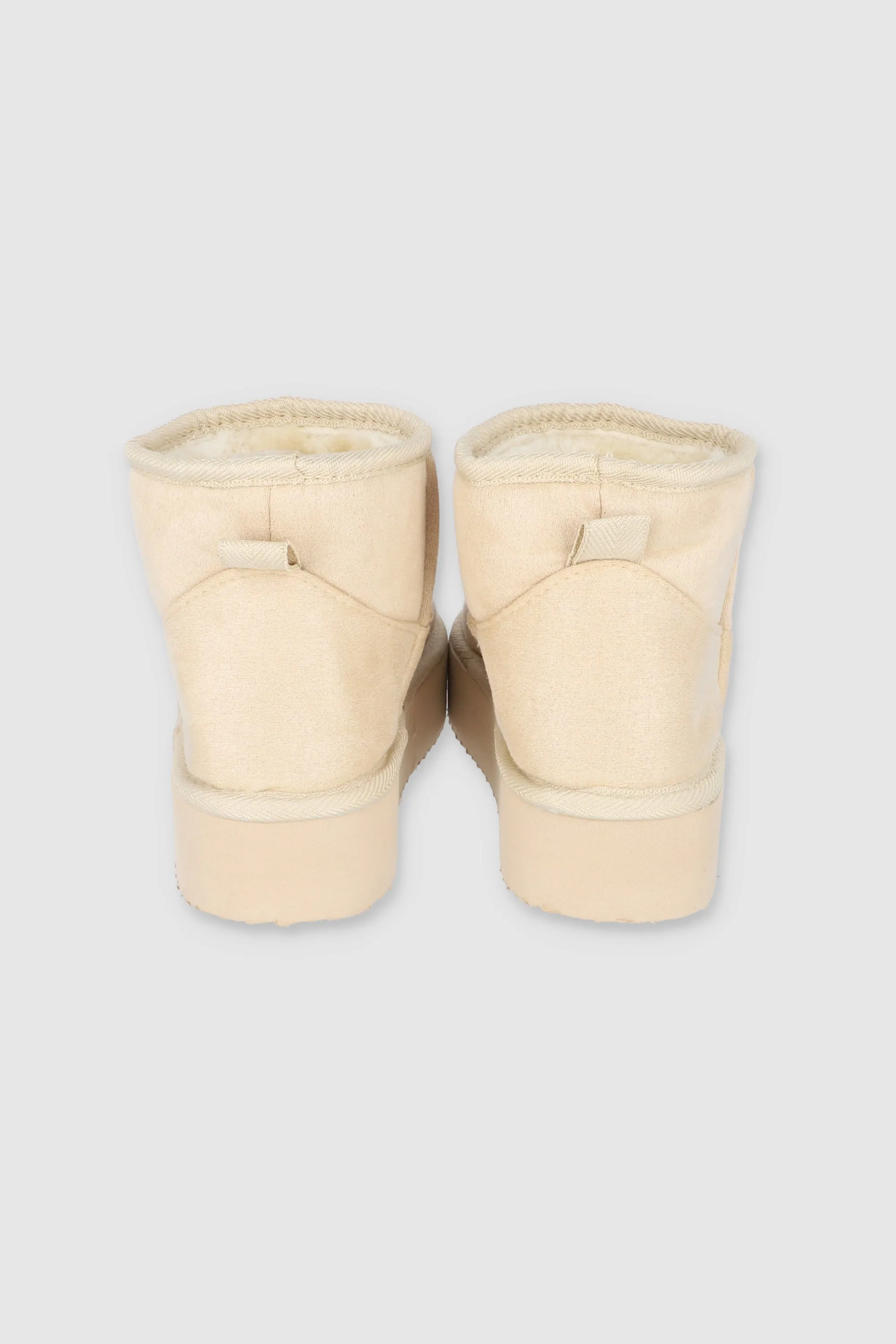 Bota invierno peluche plataforma sold by Shasa product image thumbnail 4