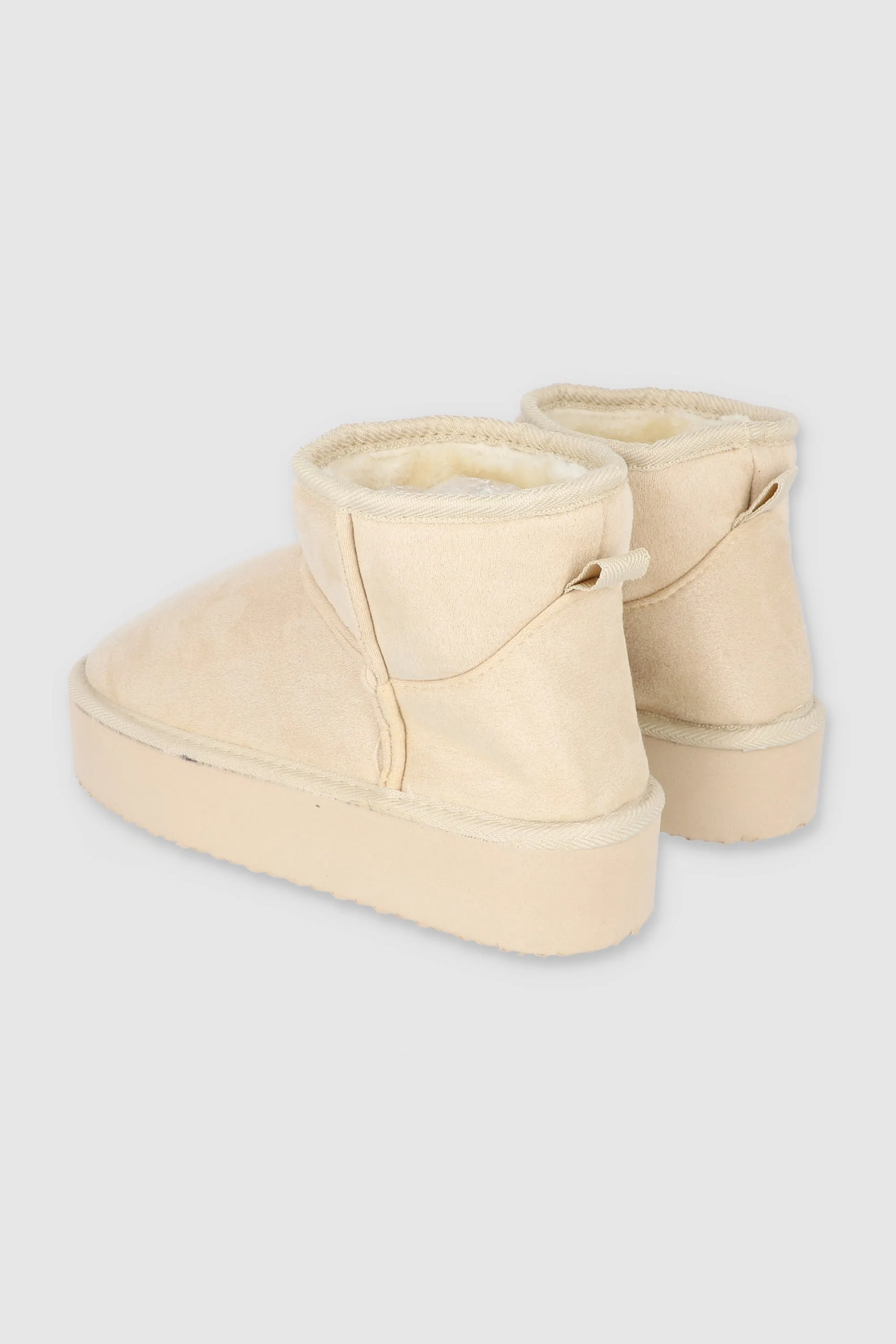 Bota invierno peluche plataforma sold by Shasa product image thumbnail 3