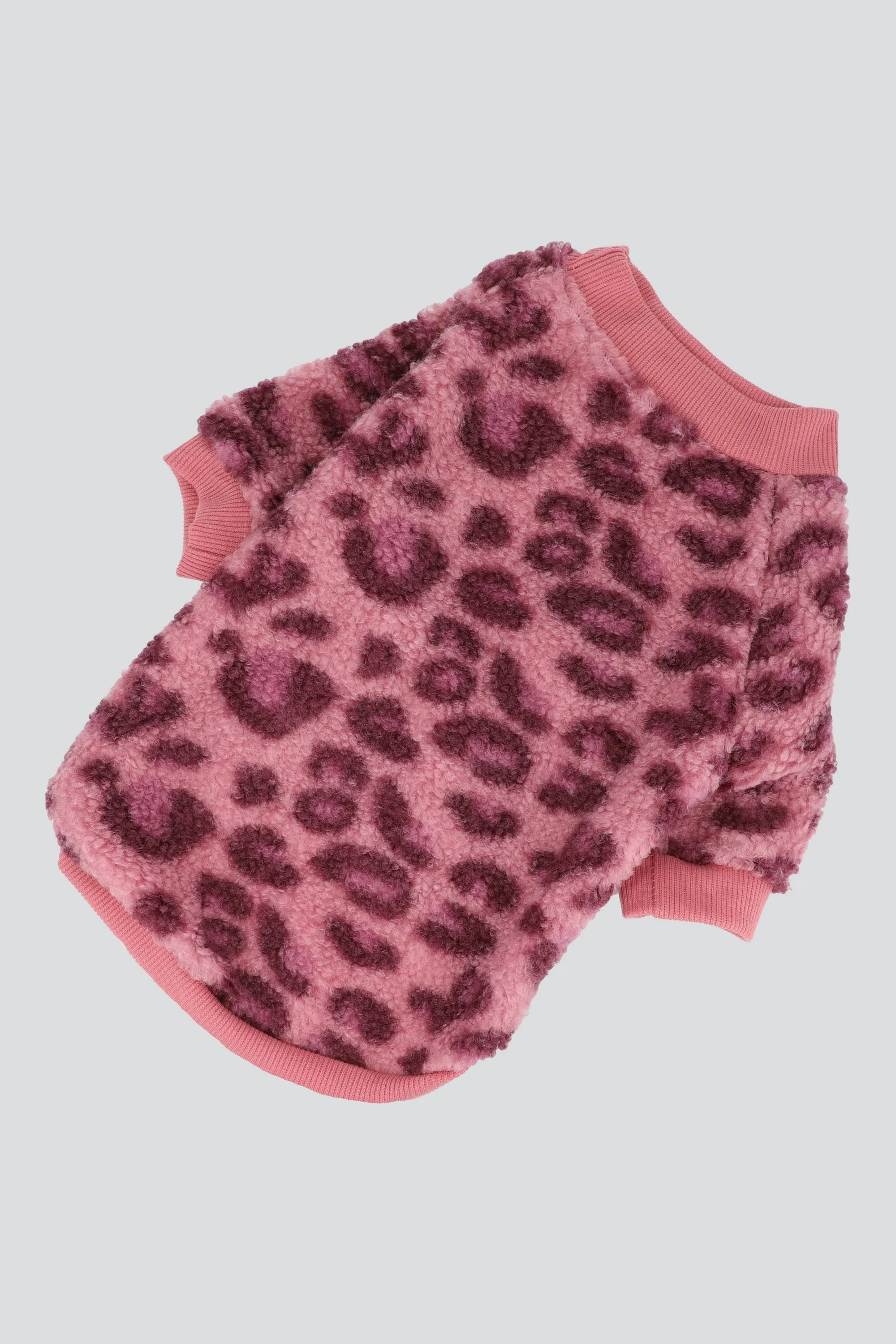 Sueter mascota animal print sold by Shasa