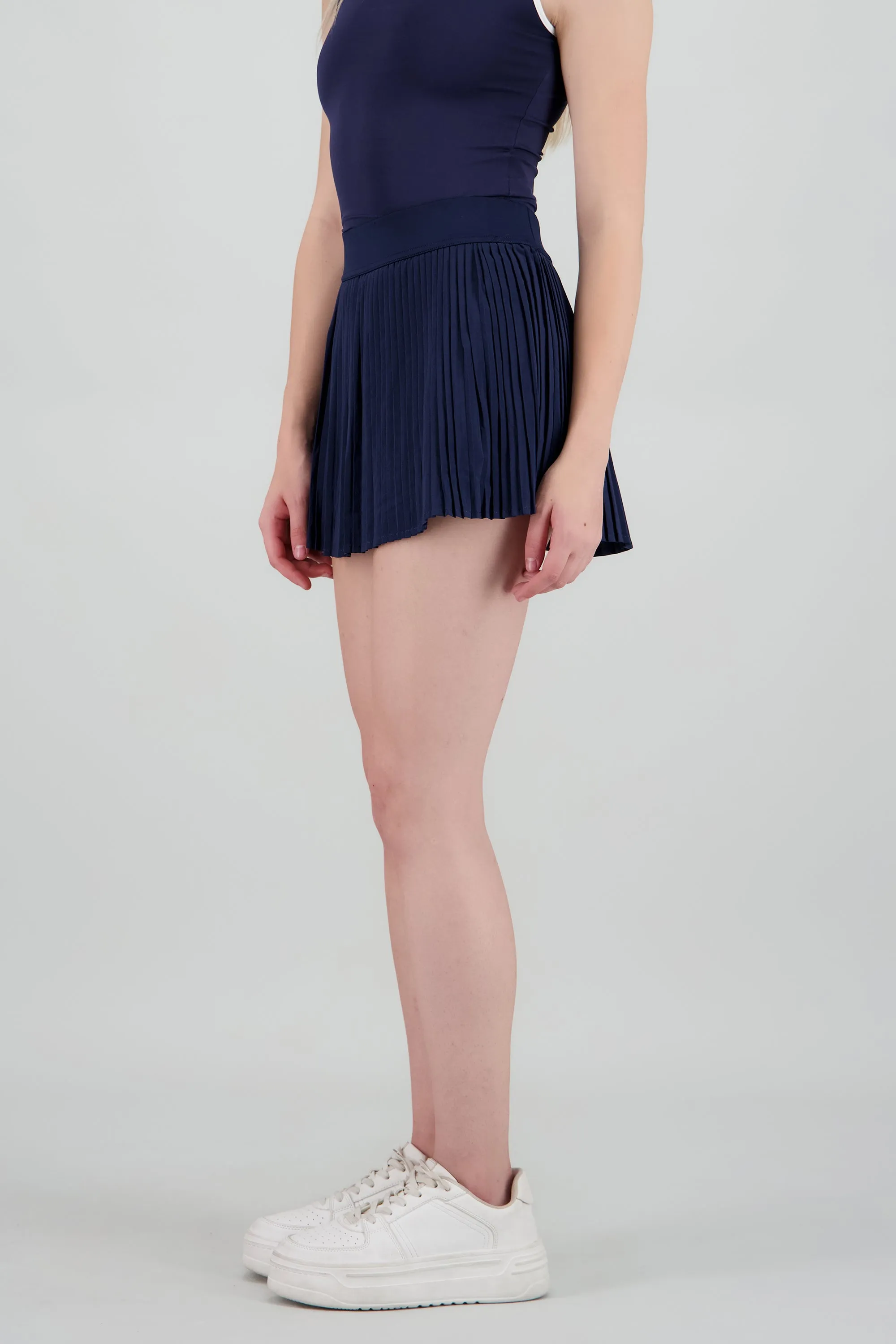 Falda deportiva tableada con short sold by Shasa product image thumbnail 3