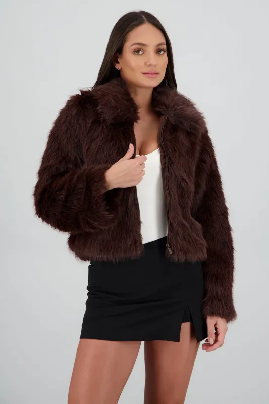 Abrigo corto efecto pelo sold by Shasa