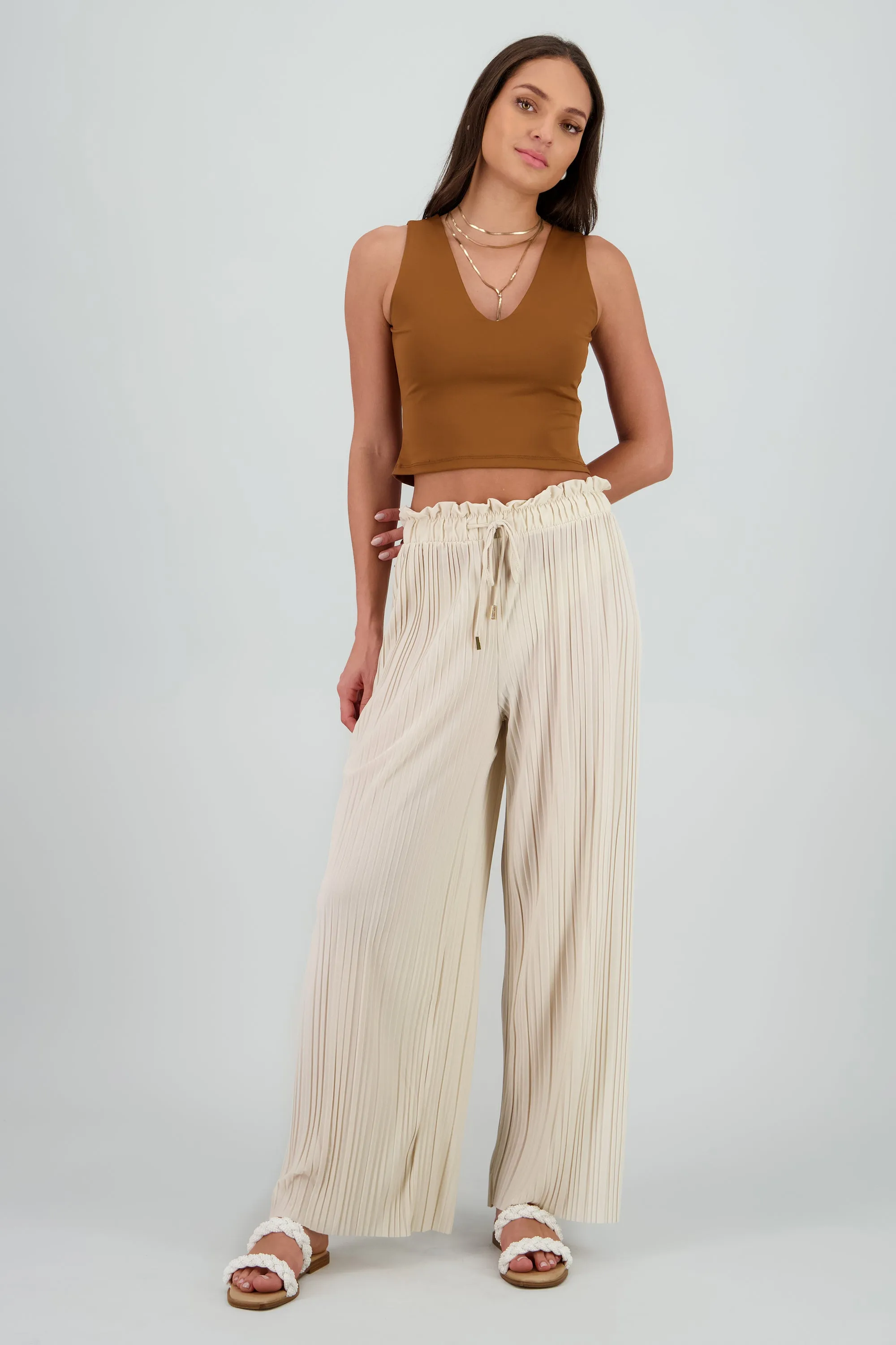 Pantalon jareta plisado sold by Shasa