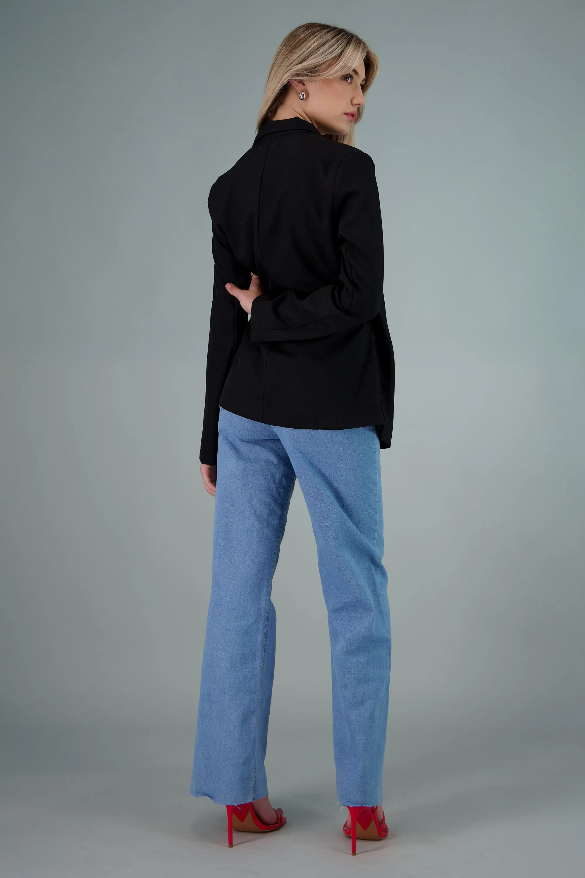 Blazer manga larga detalle moño sold by Shasa product image thumbnail 4