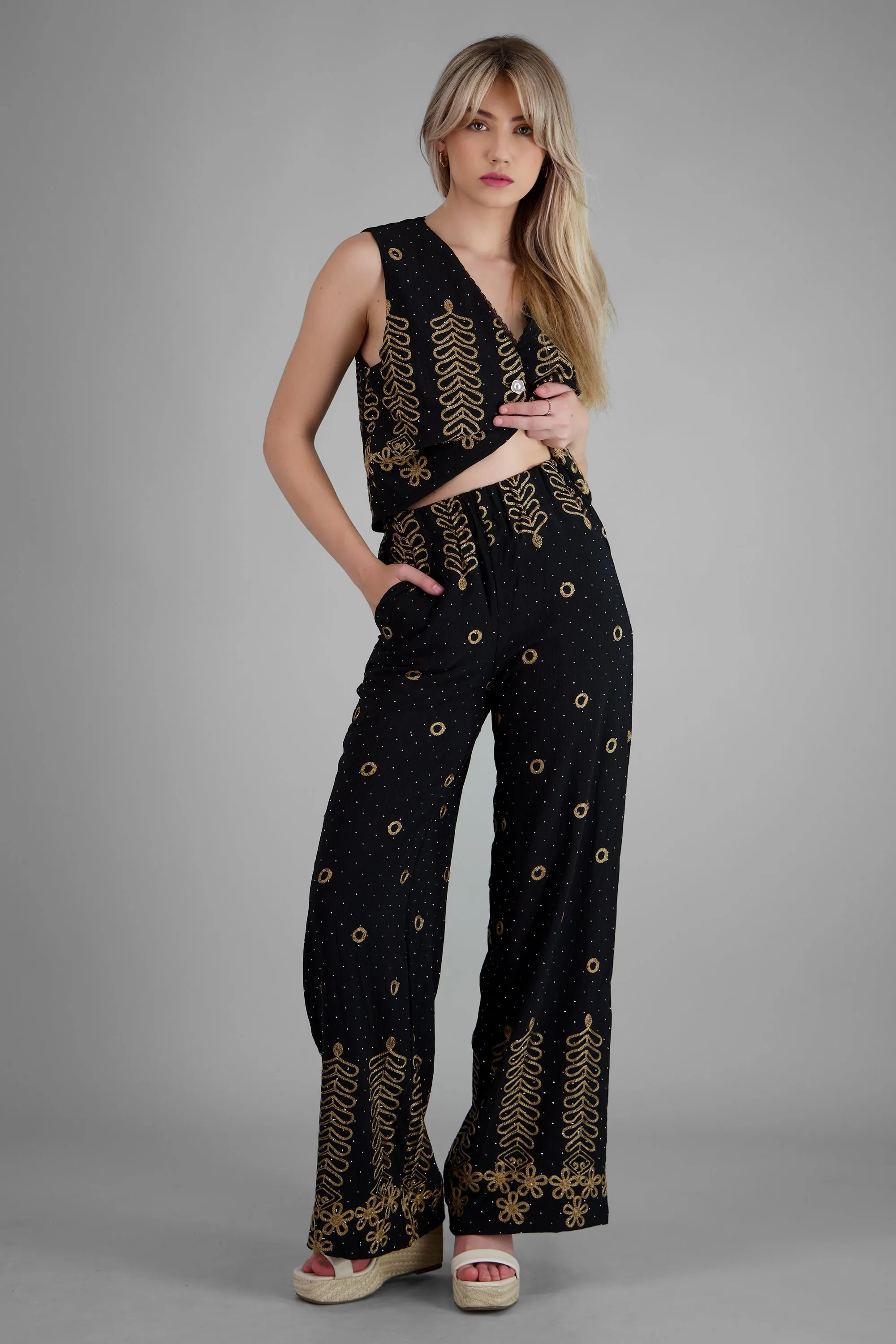 Pantalon recto detalle bordado sold by Shasa product image thumbnail 2