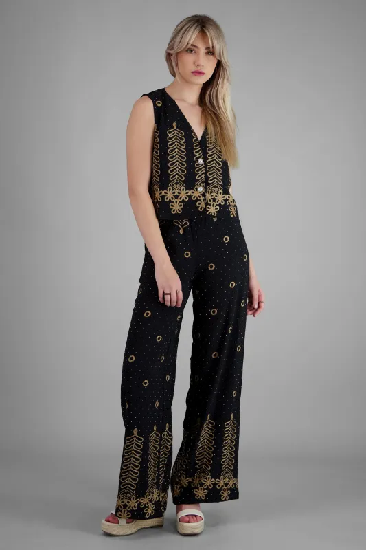 Pantalon recto detalle bordado sold by Shasa