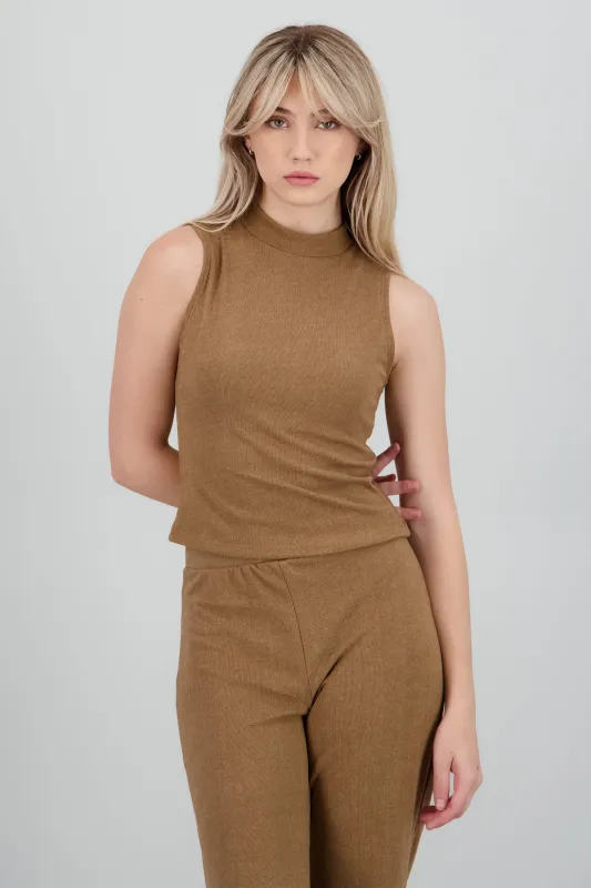 Top rib sin manga cuello alto sold by Shasa