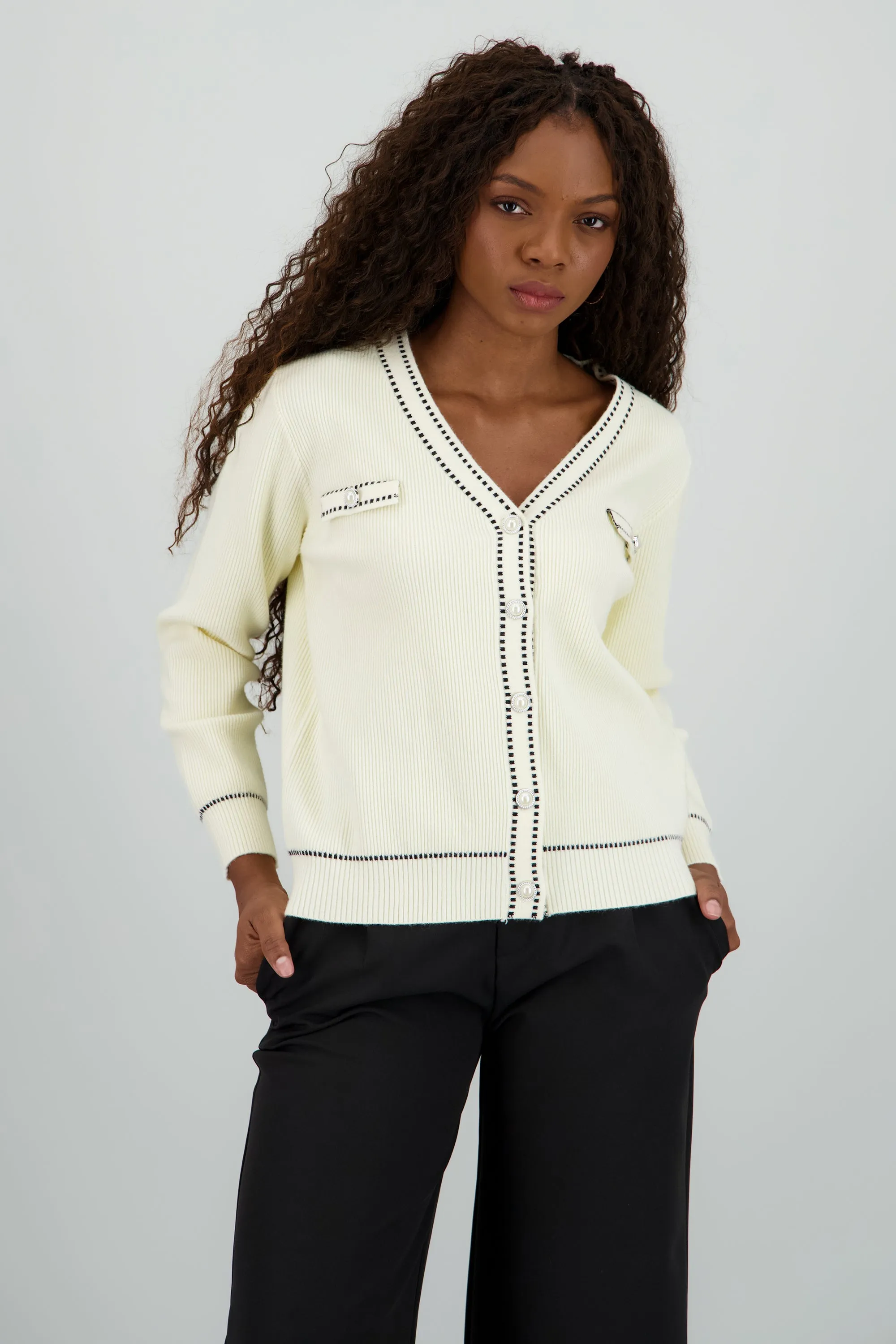 Cardigan detalle costuras contraste sold by Shasa