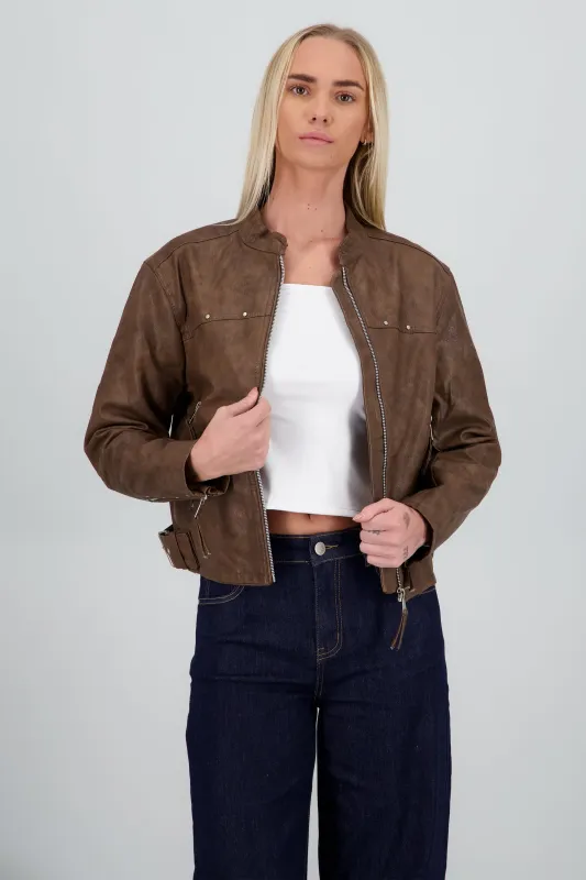 Chamarra efecto piel con bolsas sold by Shasa