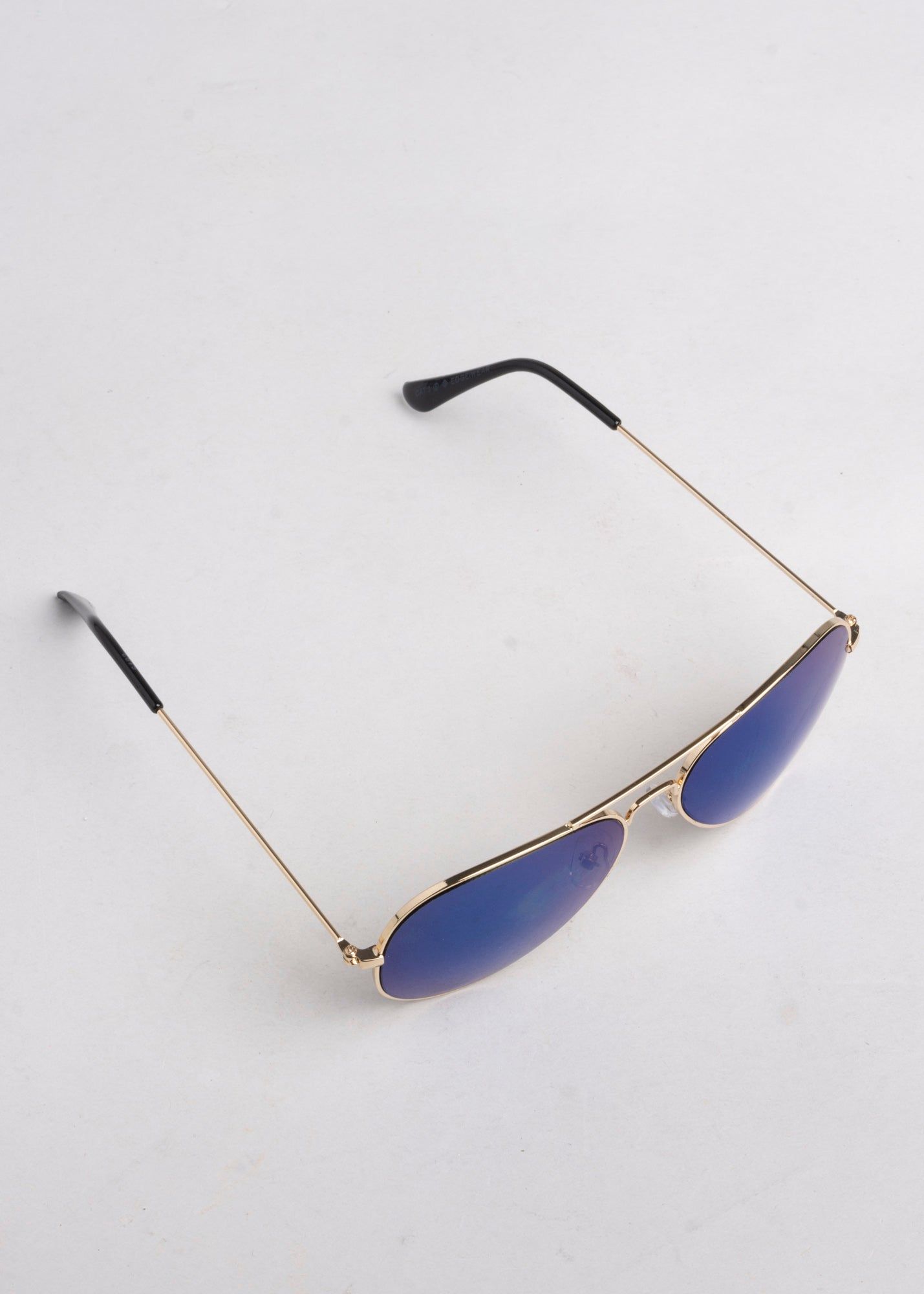 Lentes aviador espejados sold by Shasa