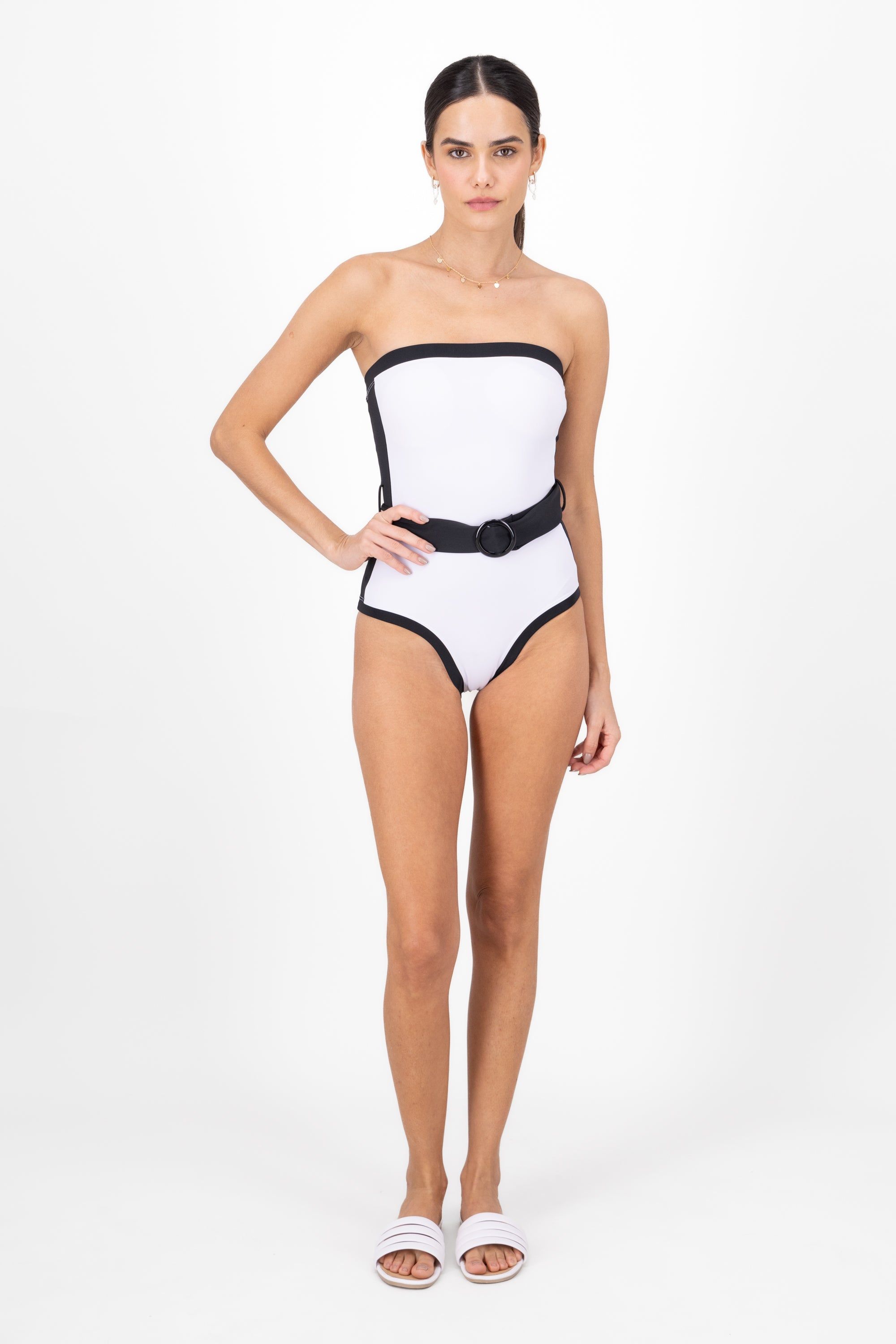 Traje De Baño Completo Detalle Cinturon sold by Shasa product image thumbnail 2