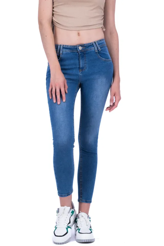 Jeans skinny efecto deslavado sold by Shasa