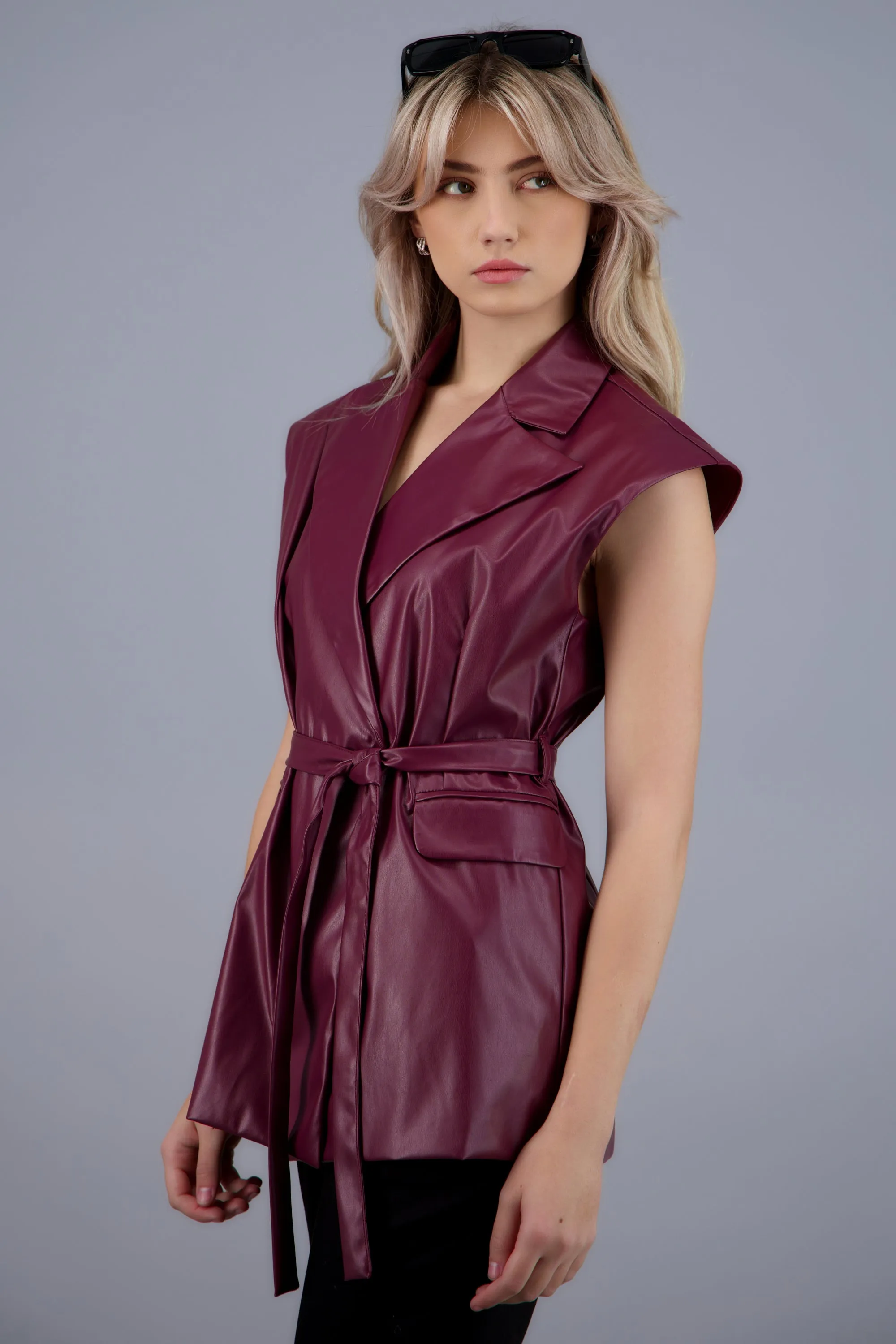 chaleco pu detalle cinturón sold by Shasa product image thumbnail 2