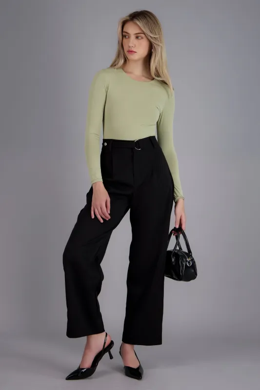 Pantalon recto con pinzas detalle cinturon sold by Shasa