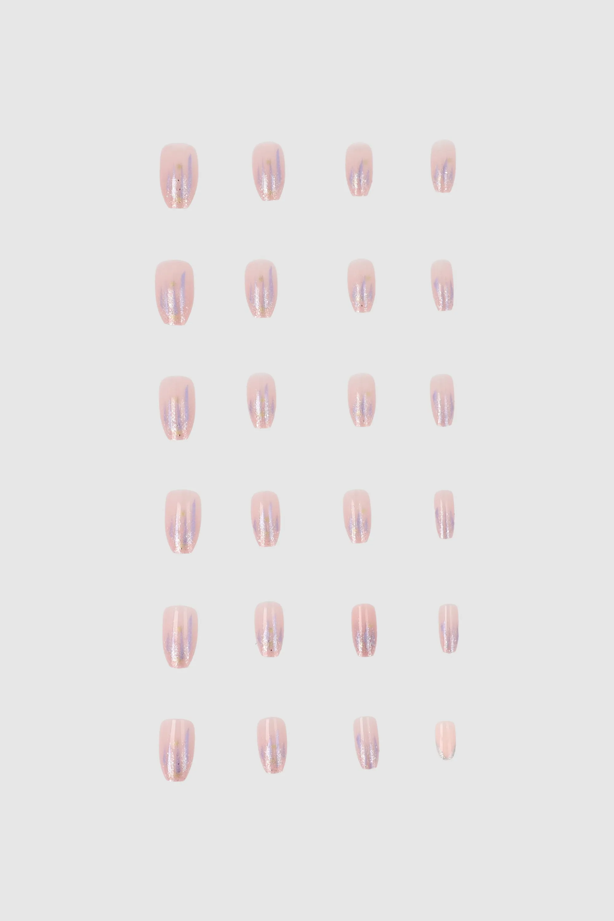 Set 24 uñas holograficas sold by Shasa