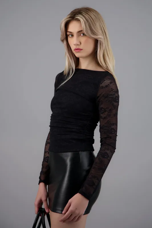 Top de encjae manga larga sold by Shasa