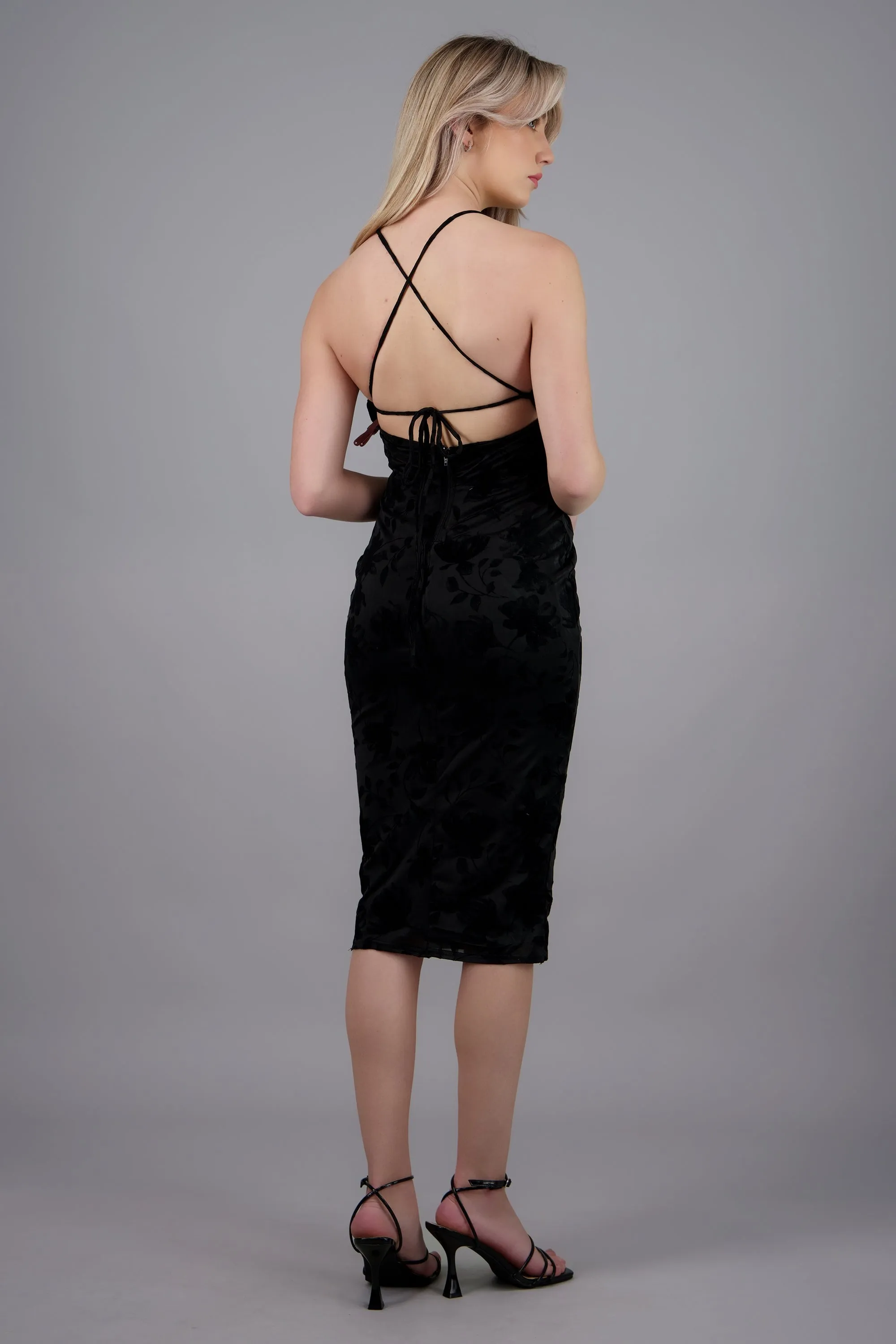 VESTIDO MIDI FLOCK DETALLE ESCOTE sold by Shasa product image thumbnail 4