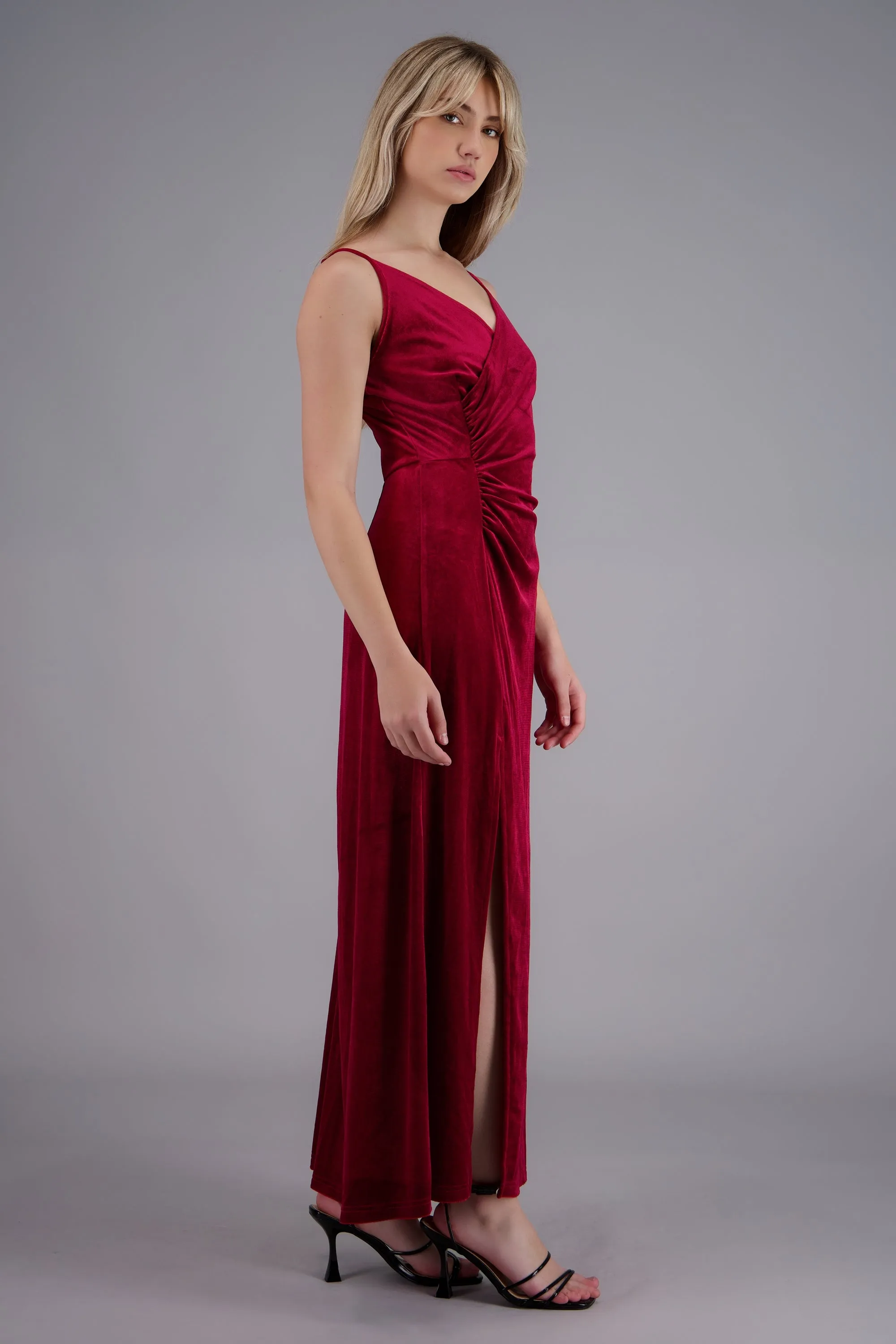 Vestido maxi velvet escote en v sold by Shasa product image thumbnail 3