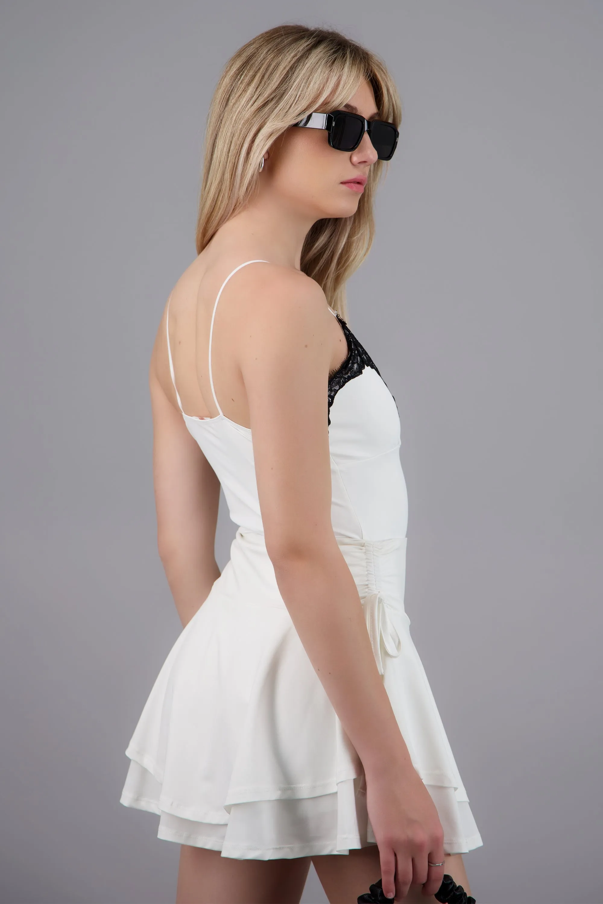 Bodysuit esocte en V detalle encaje sold by Shasa product image thumbnail 4