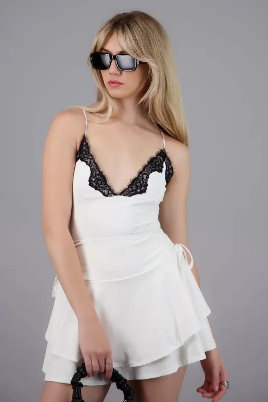 Bodysuit esocte en V detalle encaje sold by Shasa