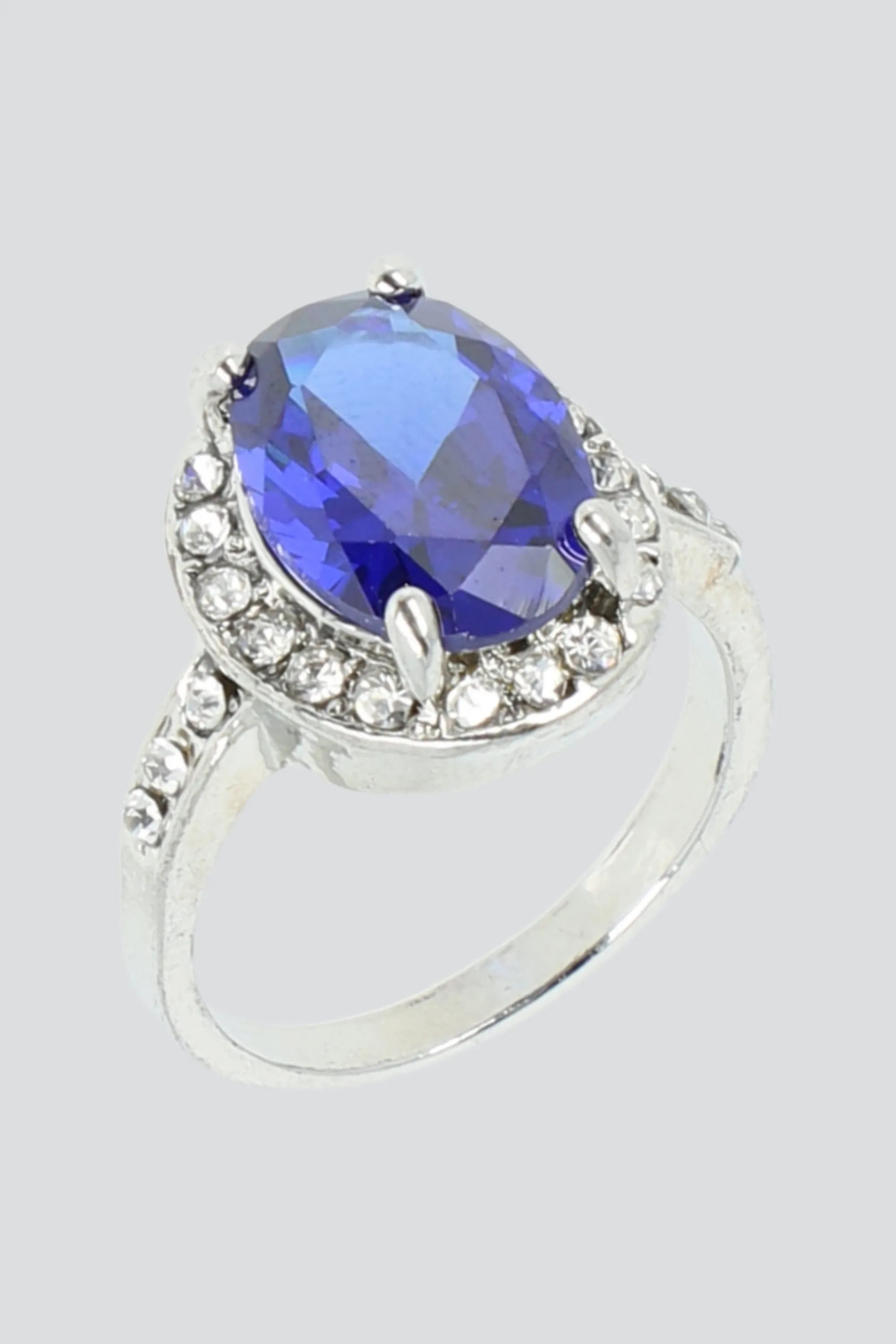 ANILLO OVALO CRISTAL sold by Shasa