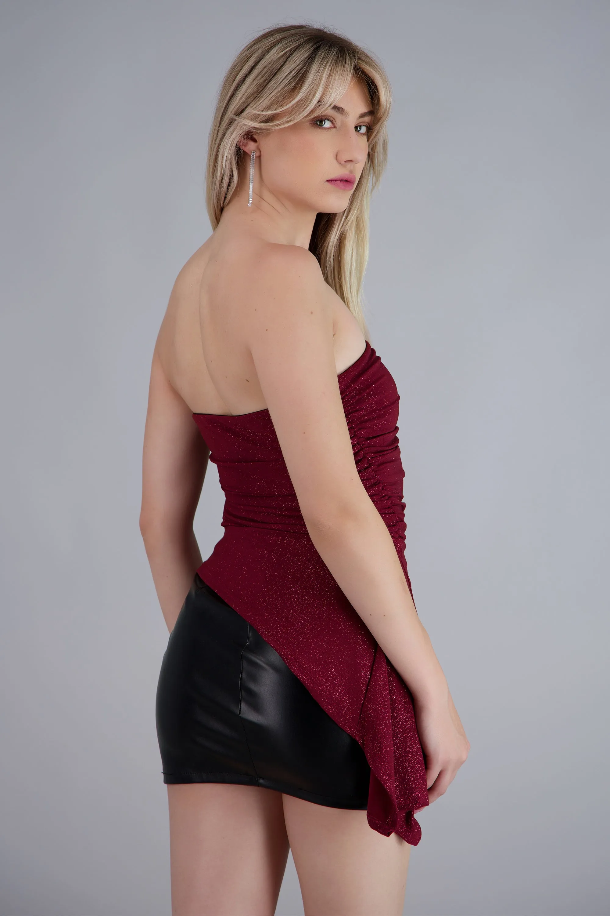 Top asimetrico brillos sold by Shasa product image thumbnail 4