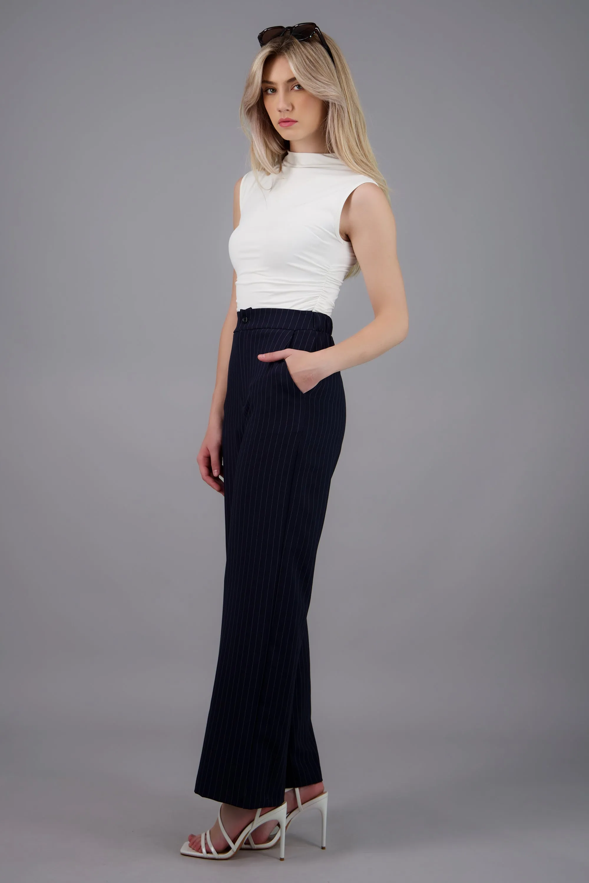 Pantalon de rayas recto con bolsas sold by Shasa product image thumbnail 3