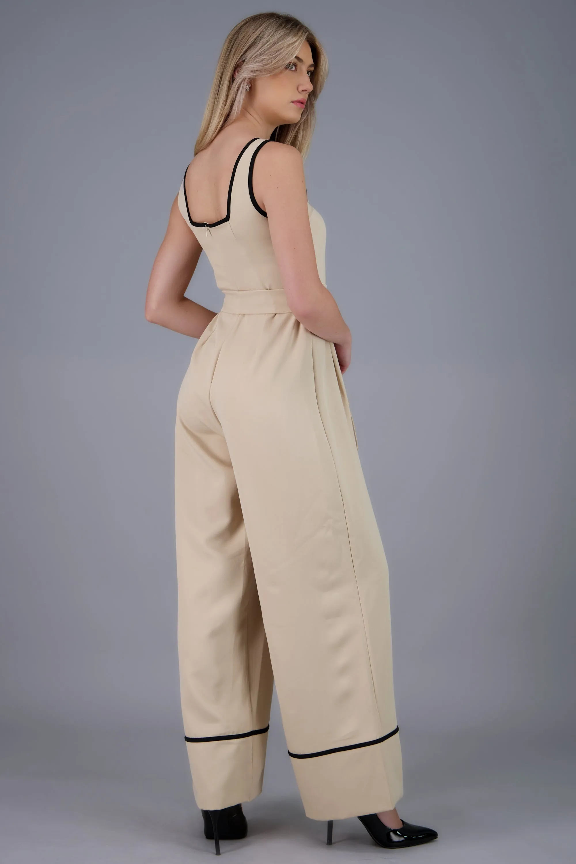 Jumpsuit escote cuadrado detalle contraste sold by Shasa product image thumbnail 4
