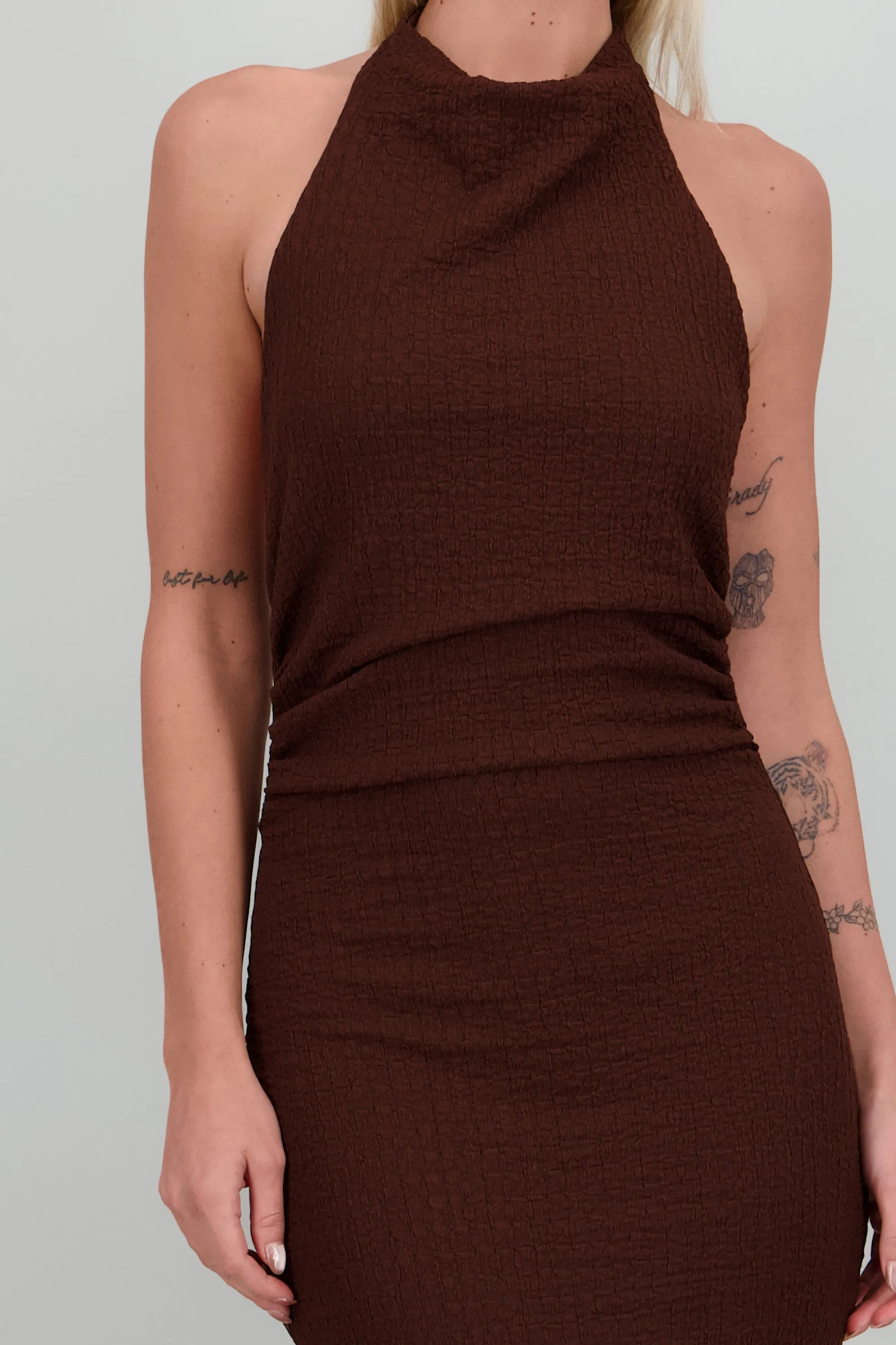 Vestido maxi halter con textura sold by Shasa product image thumbnail 5