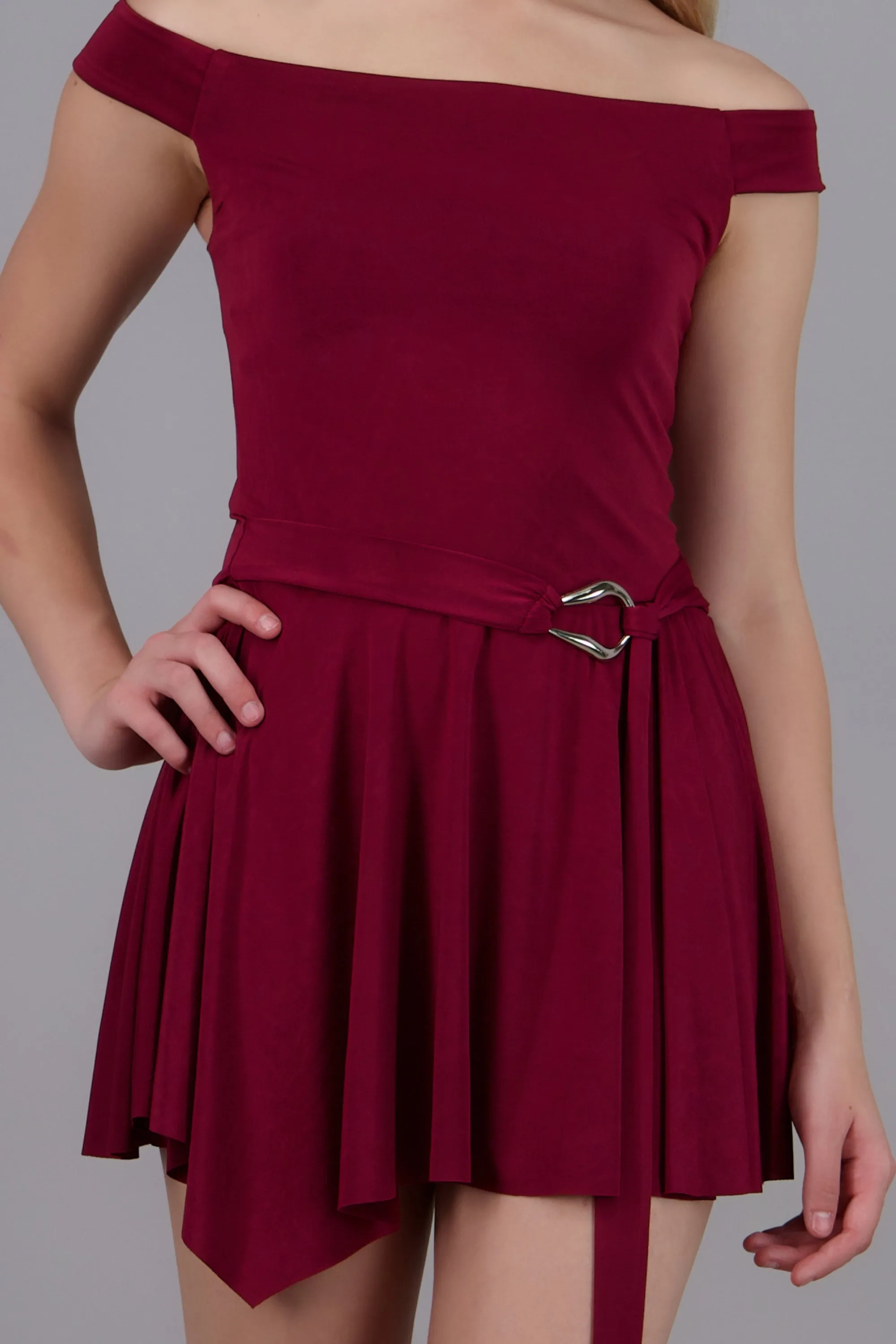 Vestido mini off shoulder detalle hebilla sold by Shasa product image thumbnail 5