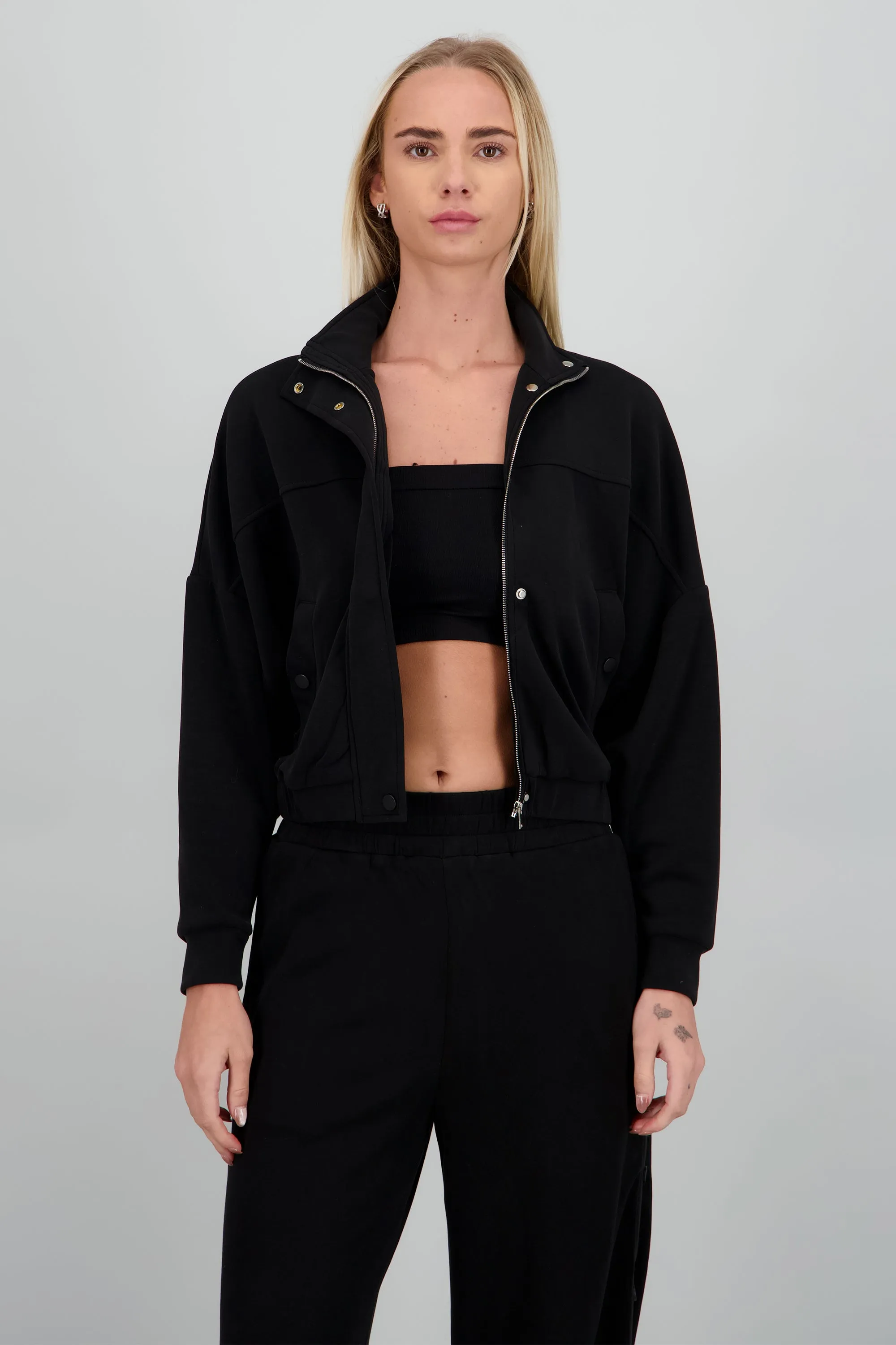 Sudadera con cierre y botones sold by Shasa