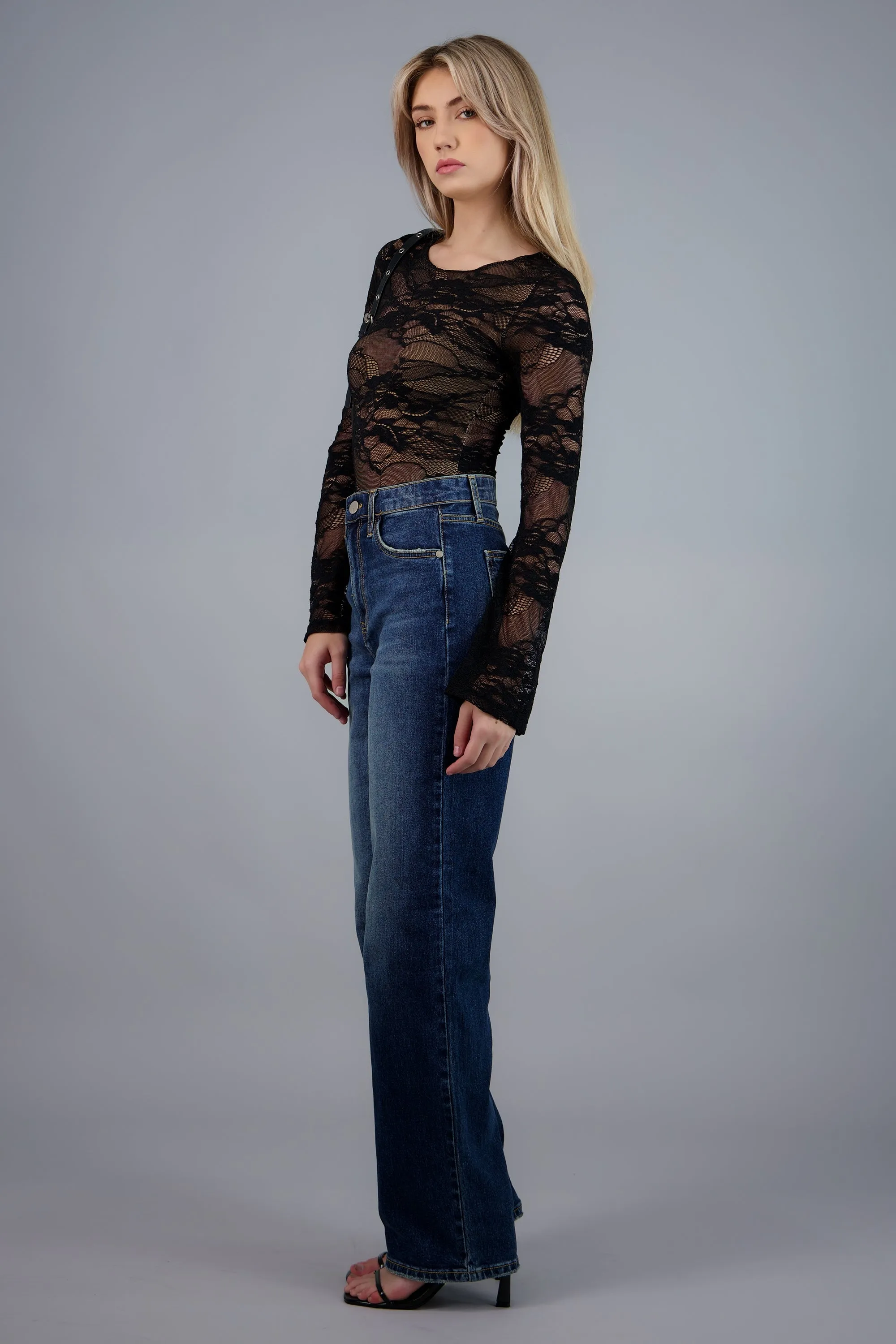 Bodysuit de encaje manga larga sold by Shasa product image thumbnail 2