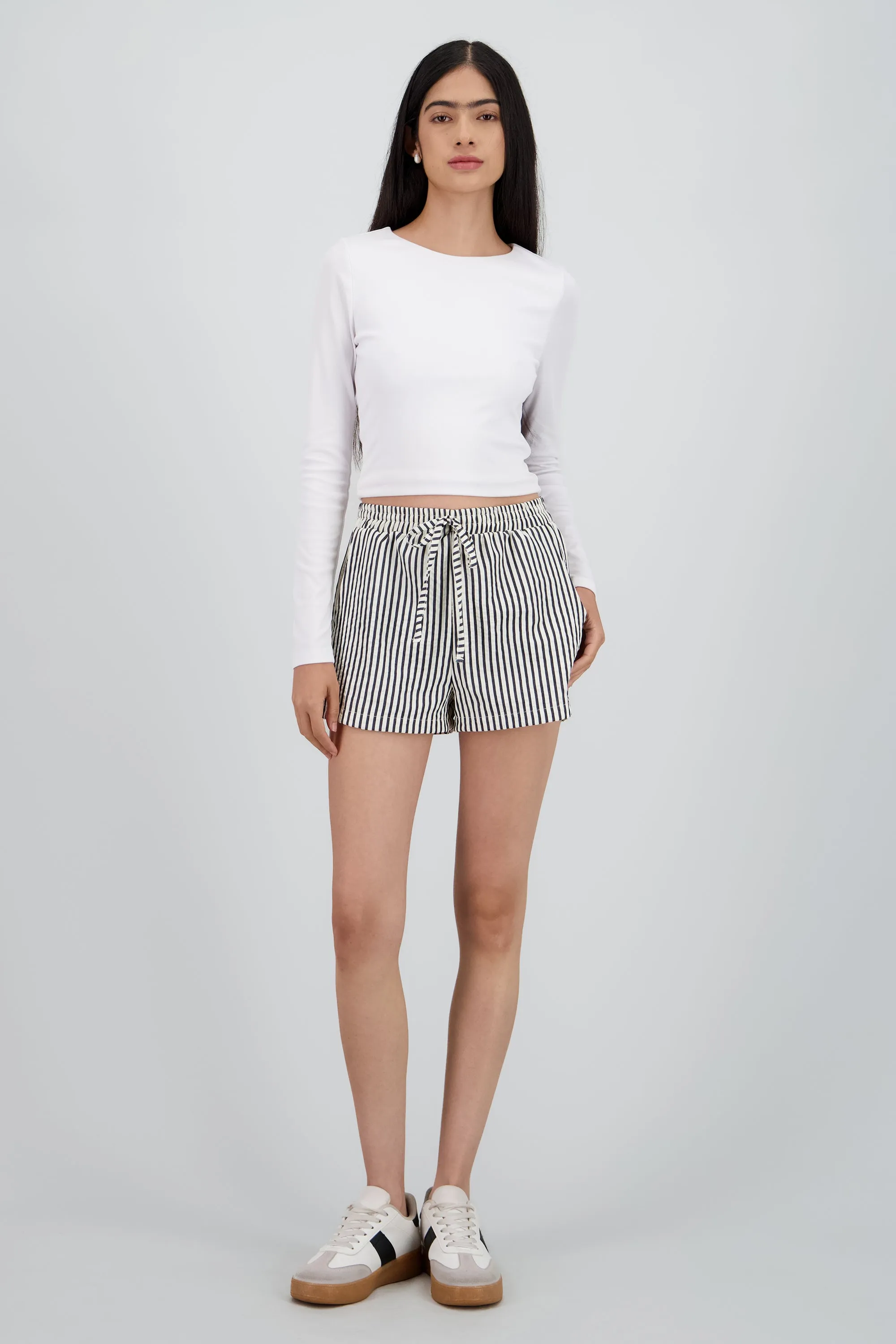 Short rayas detalle resorte sold by Shasa