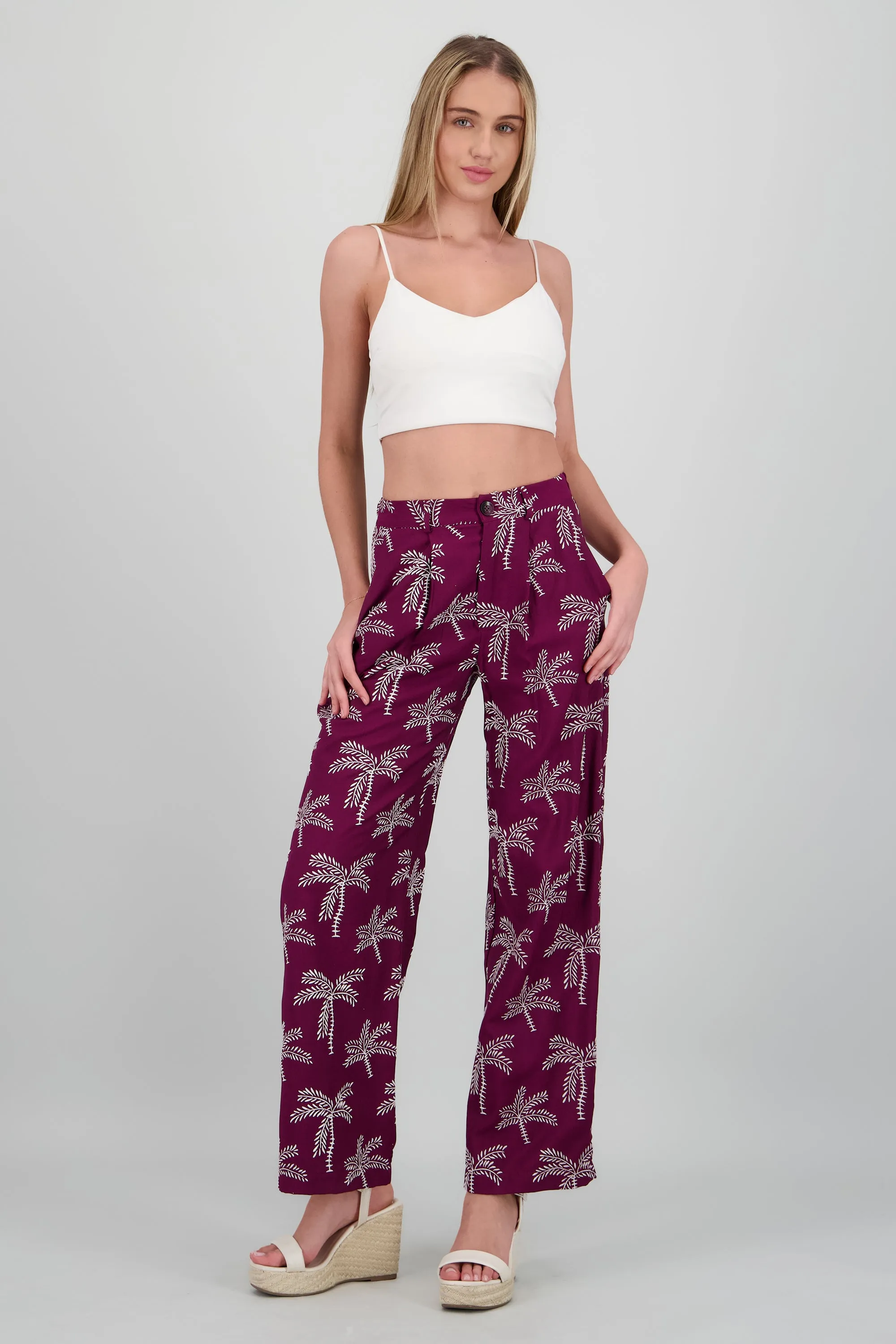 Pantalon recto estampado de palmeras sold by Shasa