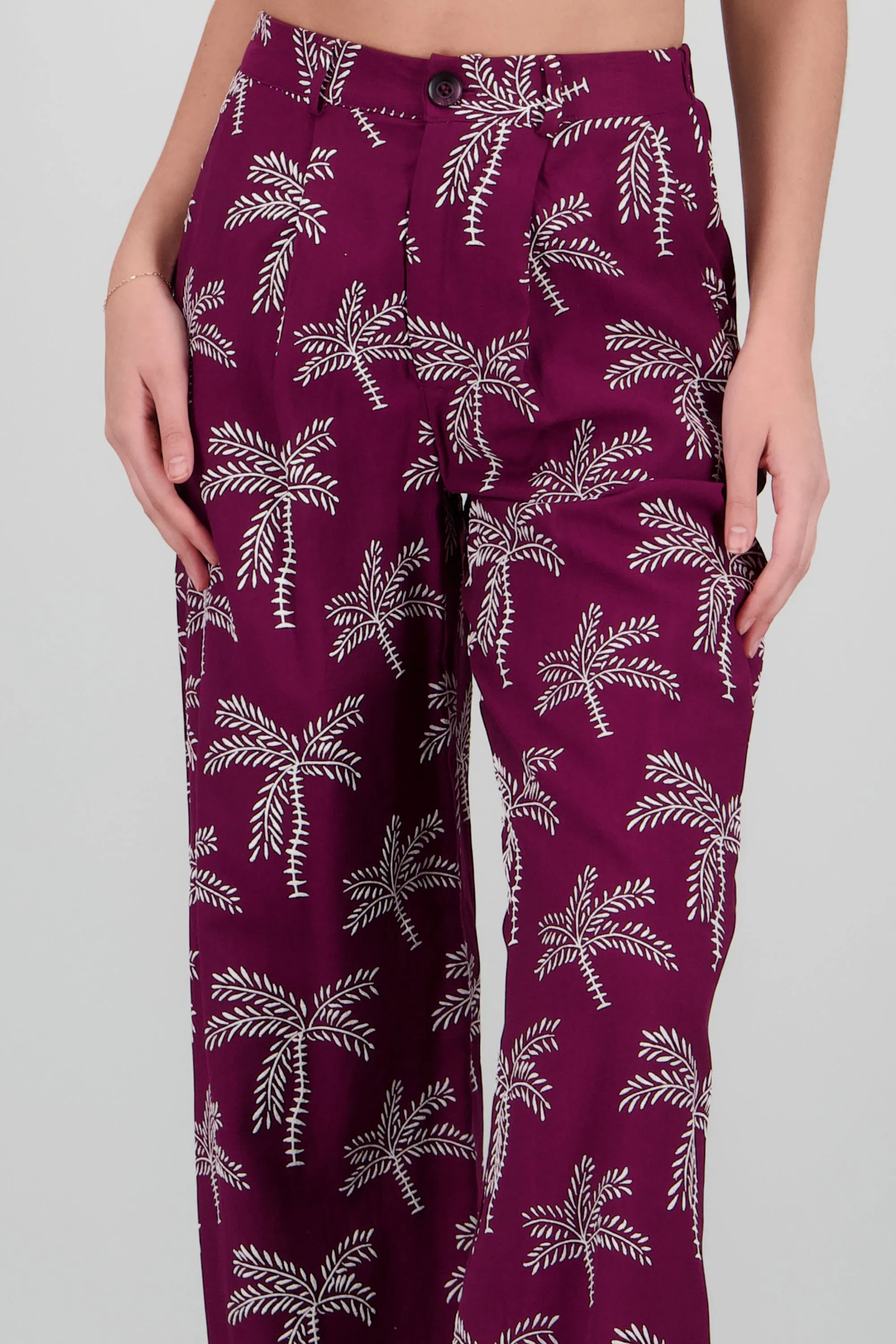 Pantalon recto estampado de palmeras sold by Shasa product image thumbnail 5