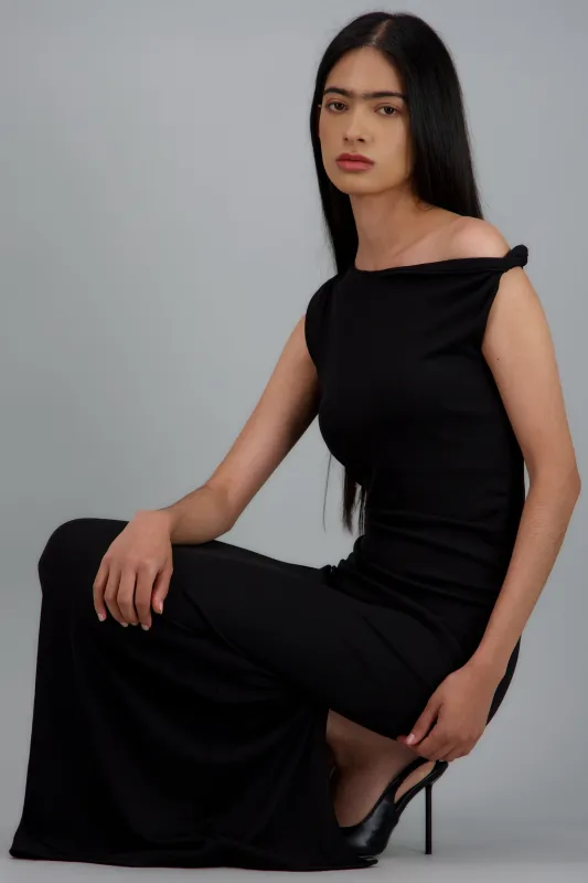 Vestido maxi rib tirantes asimetricos sold by Shasa