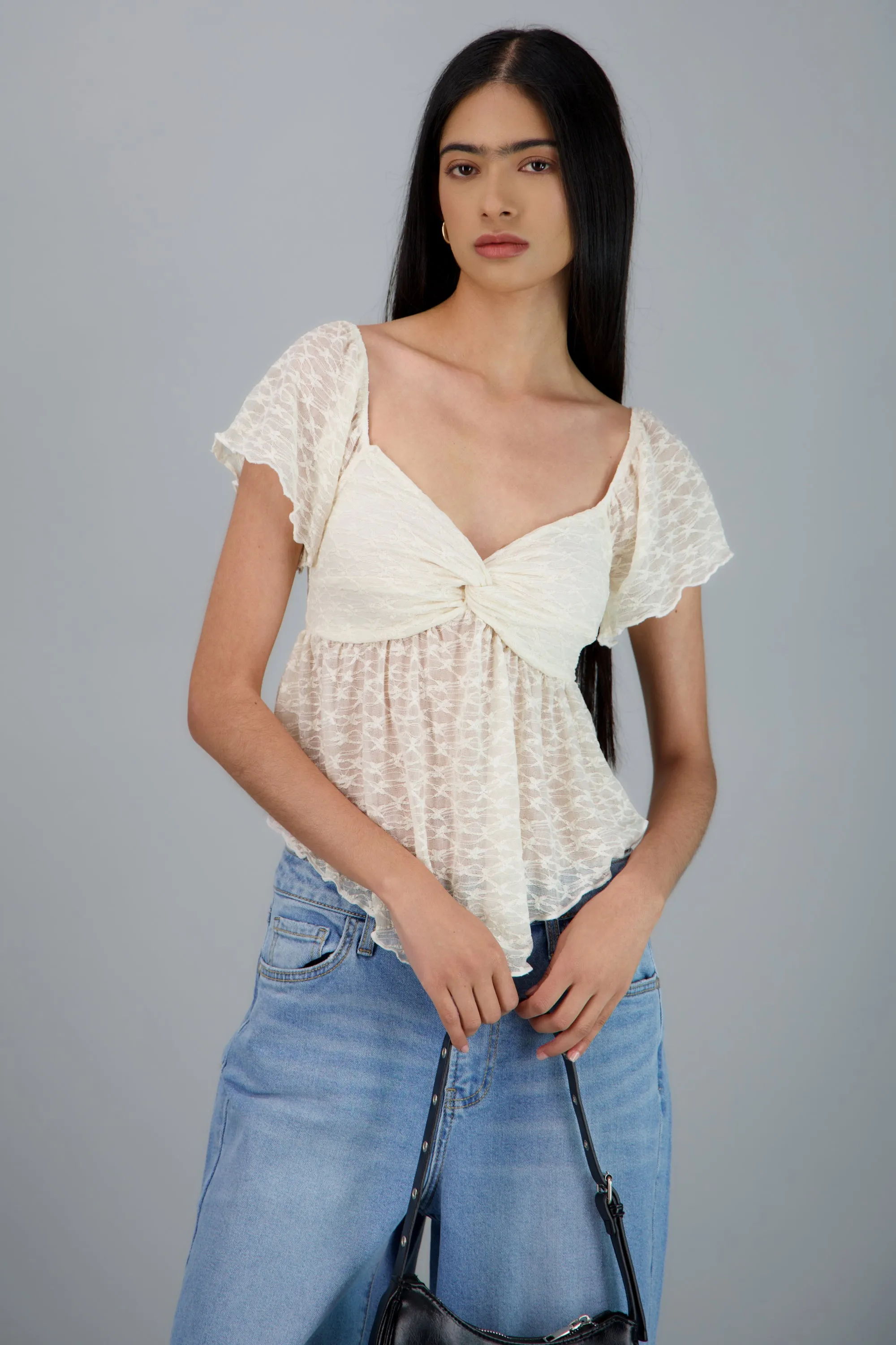Blusa encaje asimetrica manga corta sold by Shasa product image thumbnail 2