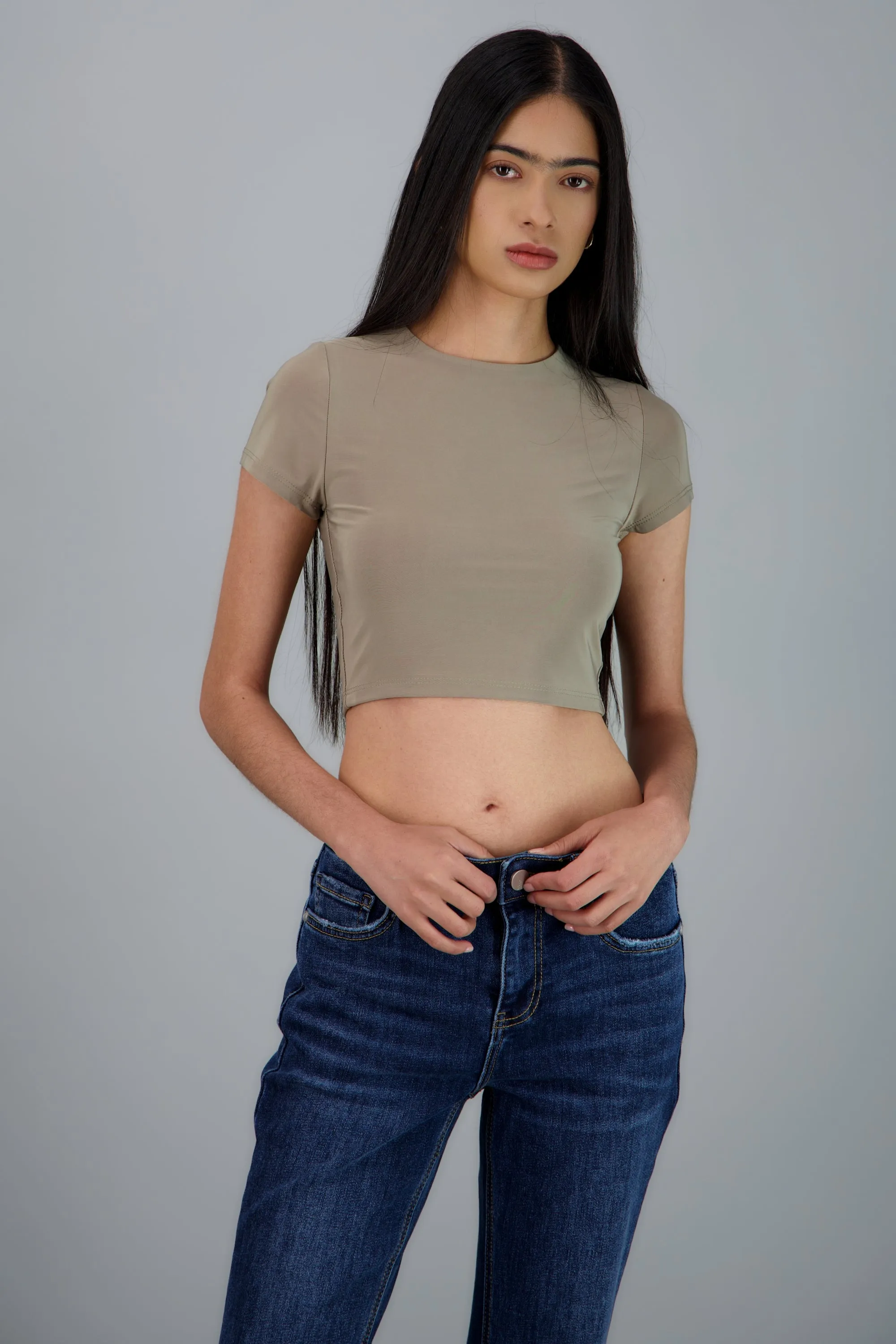 Top crop doble tela manga corta sold by Shasa