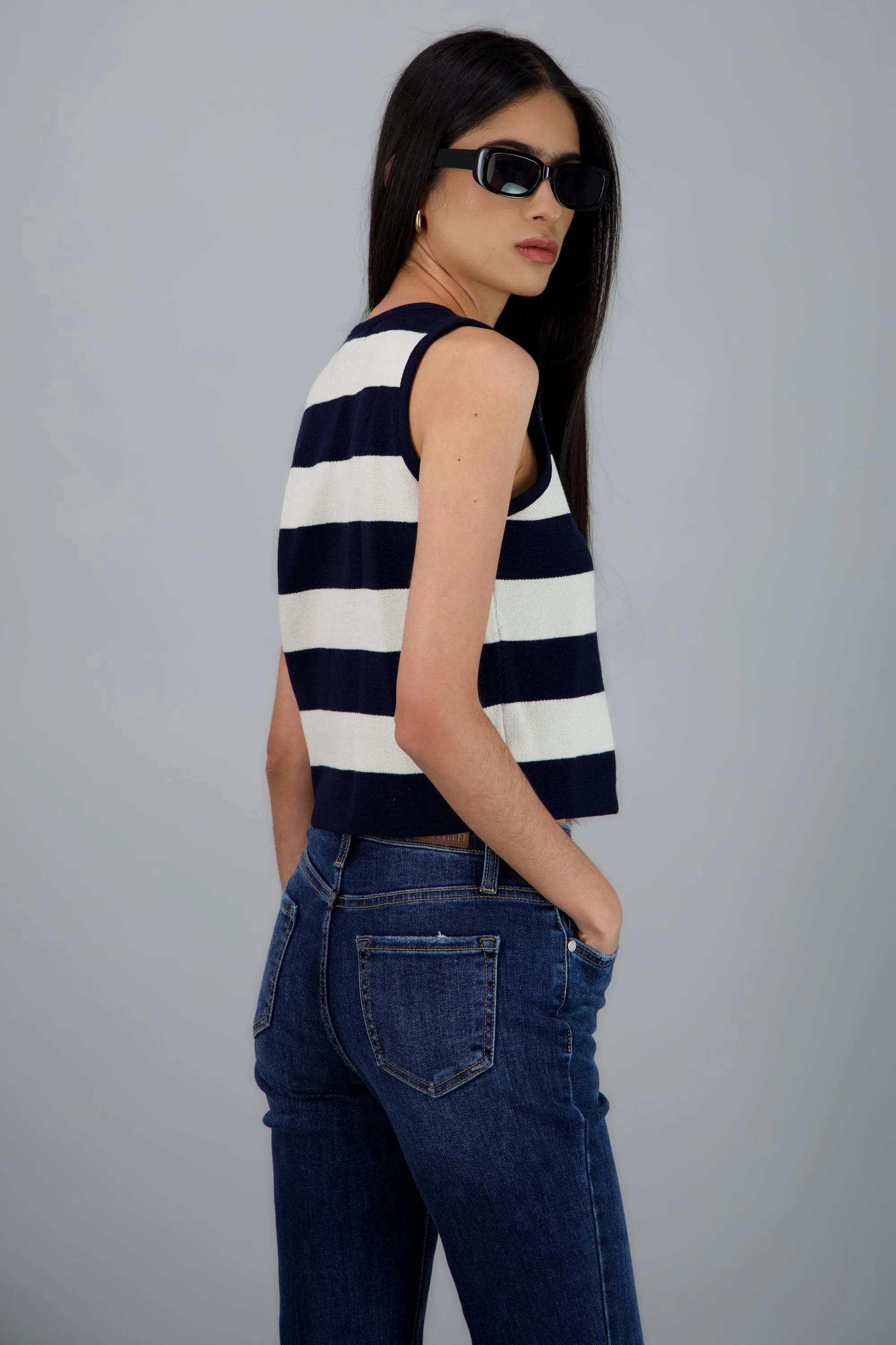 Chaleco rayas detalle abertura sold by Shasa product image thumbnail 4