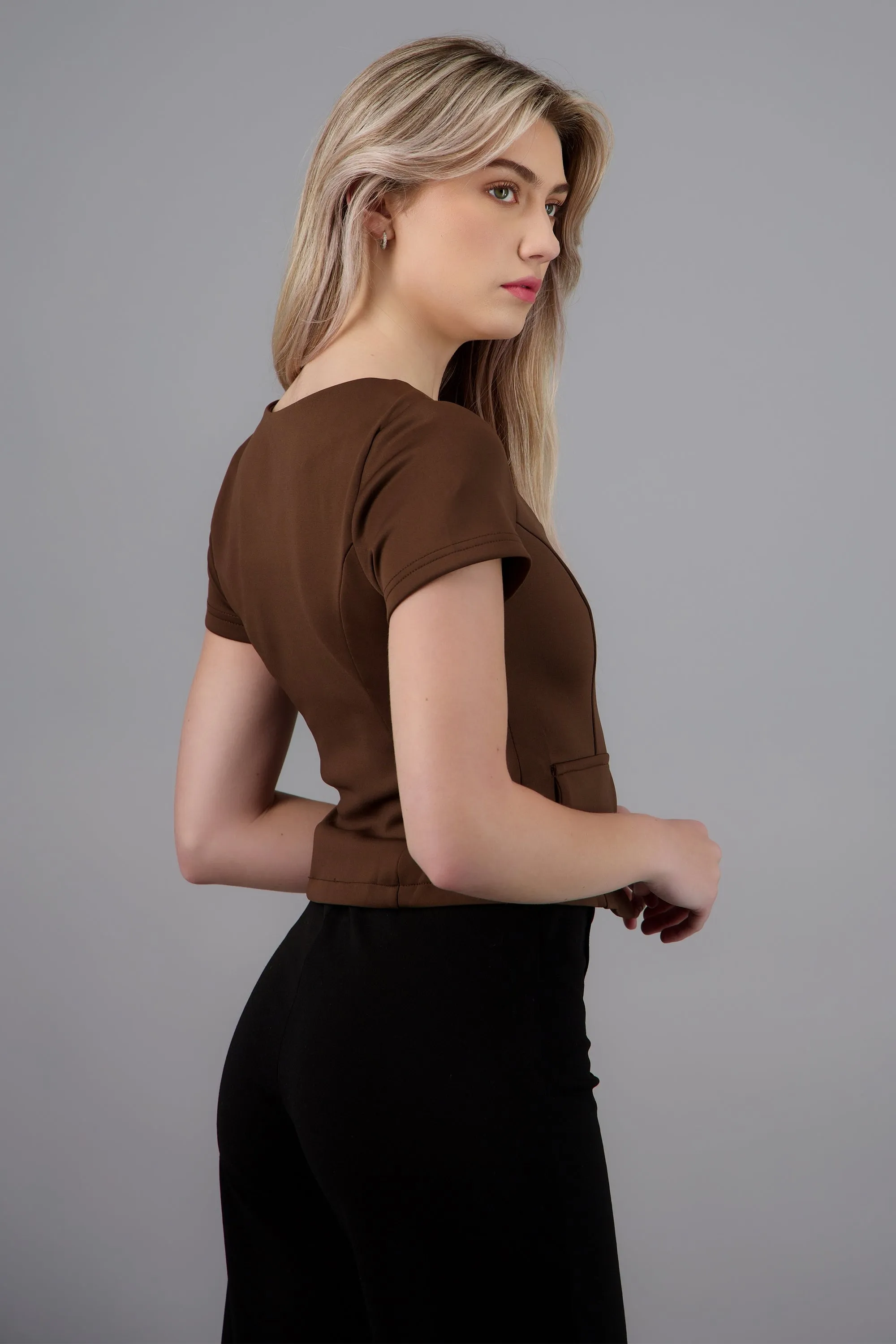 Top con botones con manga corta sold by Shasa product image thumbnail 4