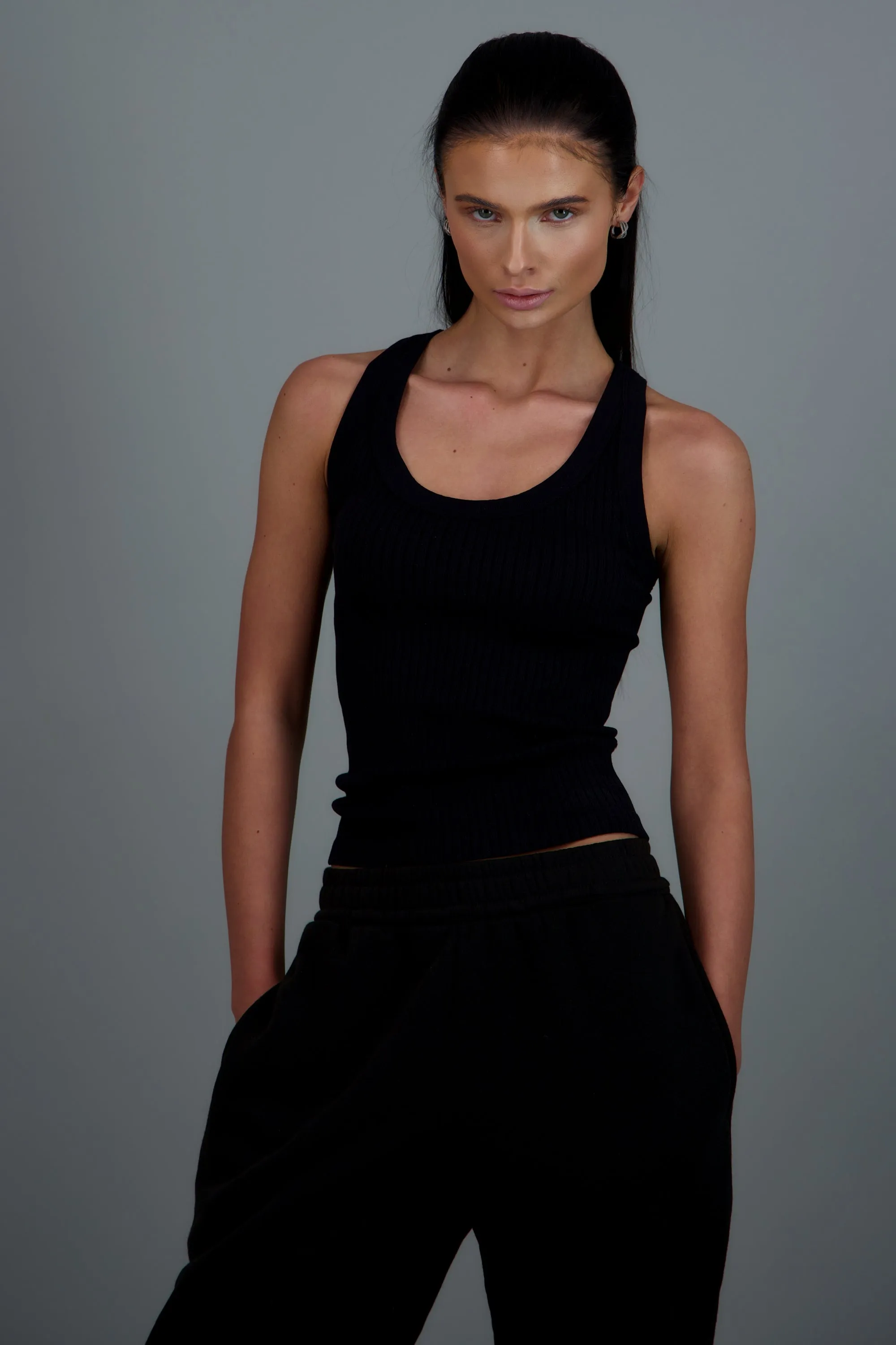 tank top básica sold by Shasa