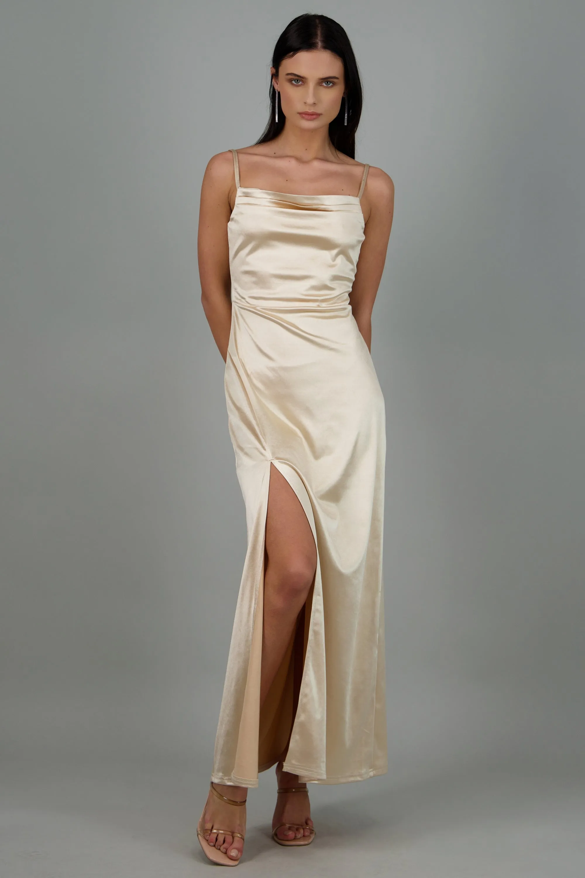Vestido maxi satin espalda abierta sold by Shasa product image thumbnail 2