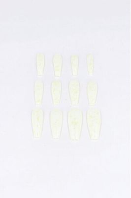 Set 12 uñas postizas largas manchas sold by Shasa