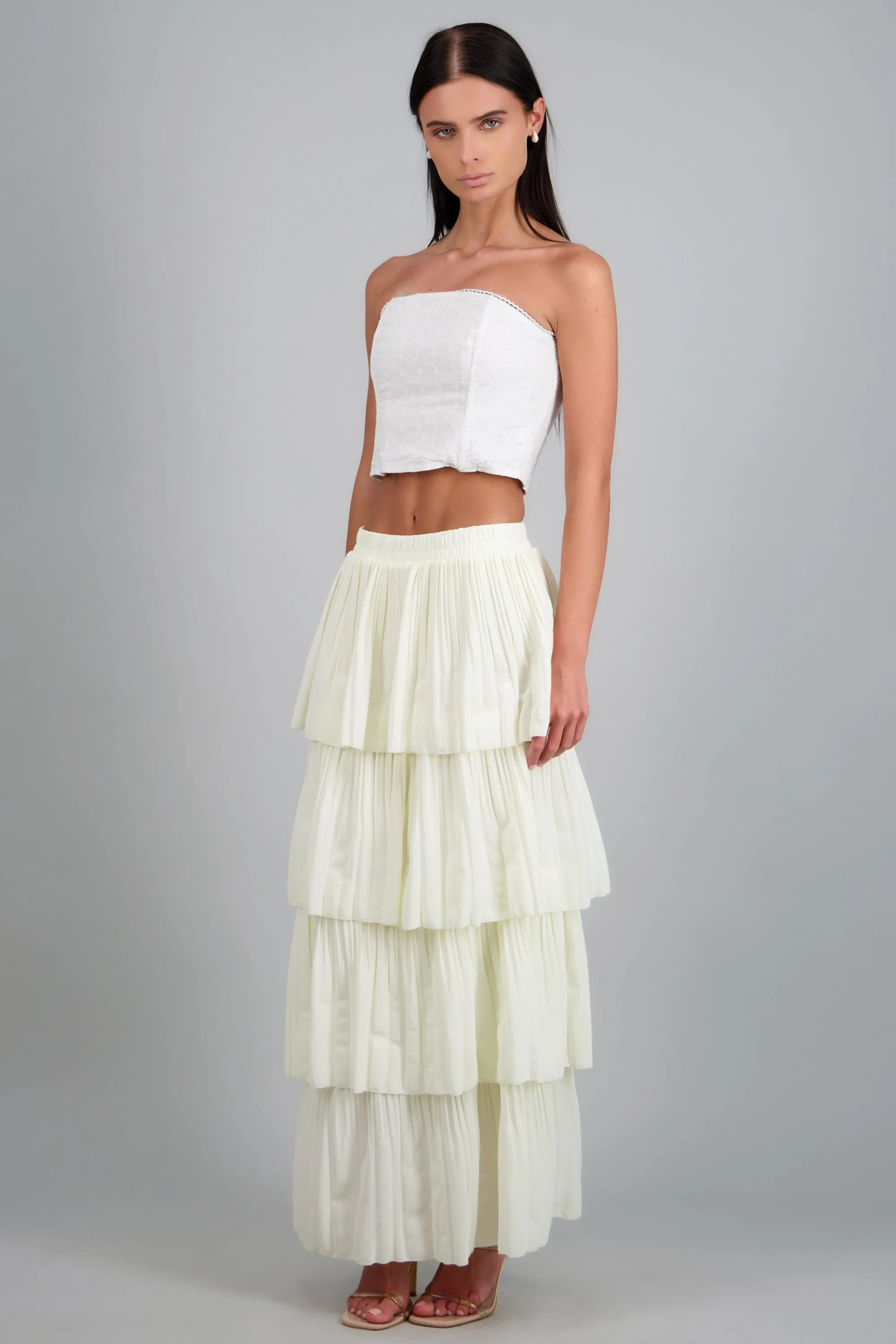 Maxi falda de olanes plisados sold by Shasa