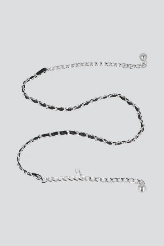 Cinturón cadena PU sold by Shasa