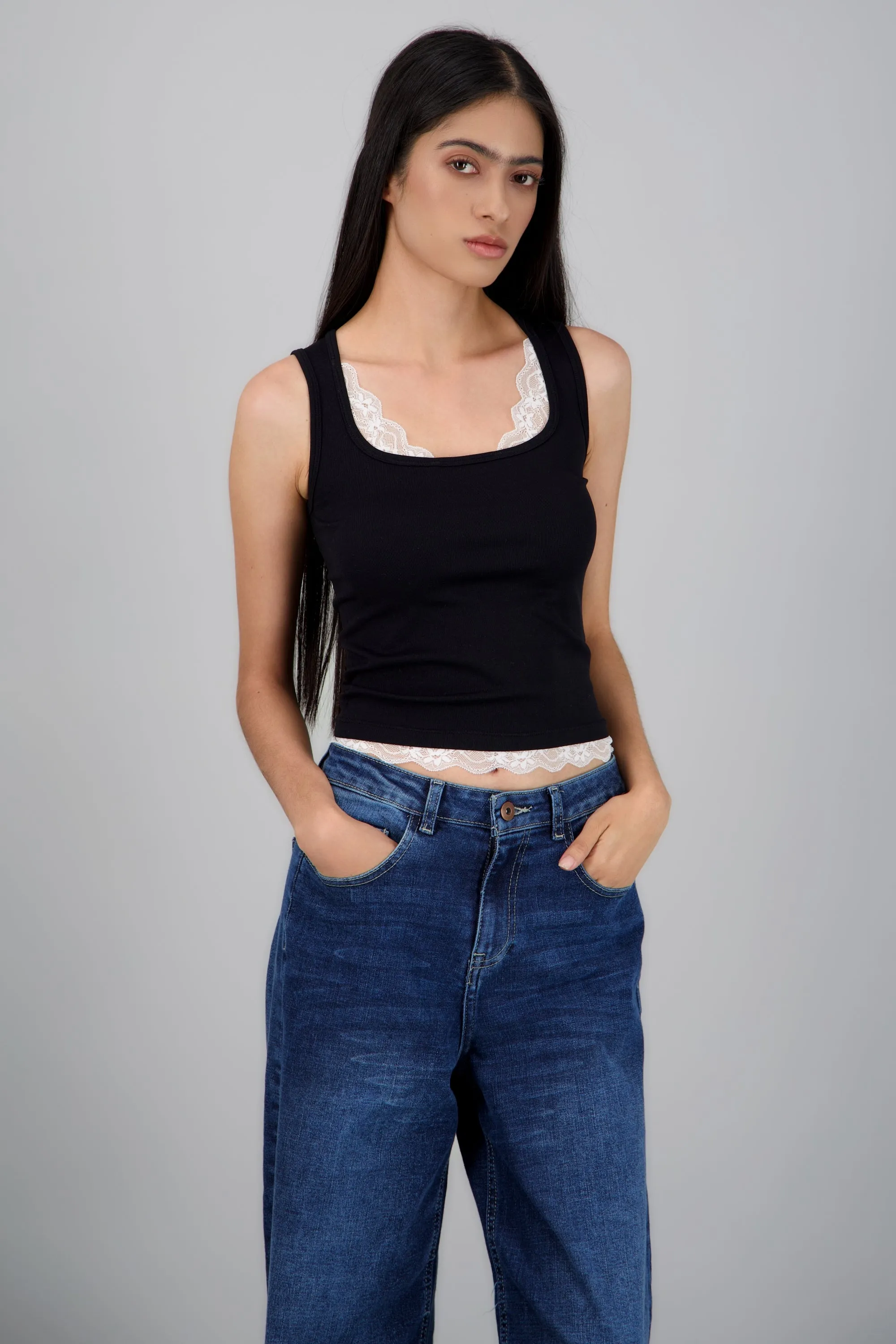 Top seamles detalle encaje sold by Shasa product image thumbnail 2