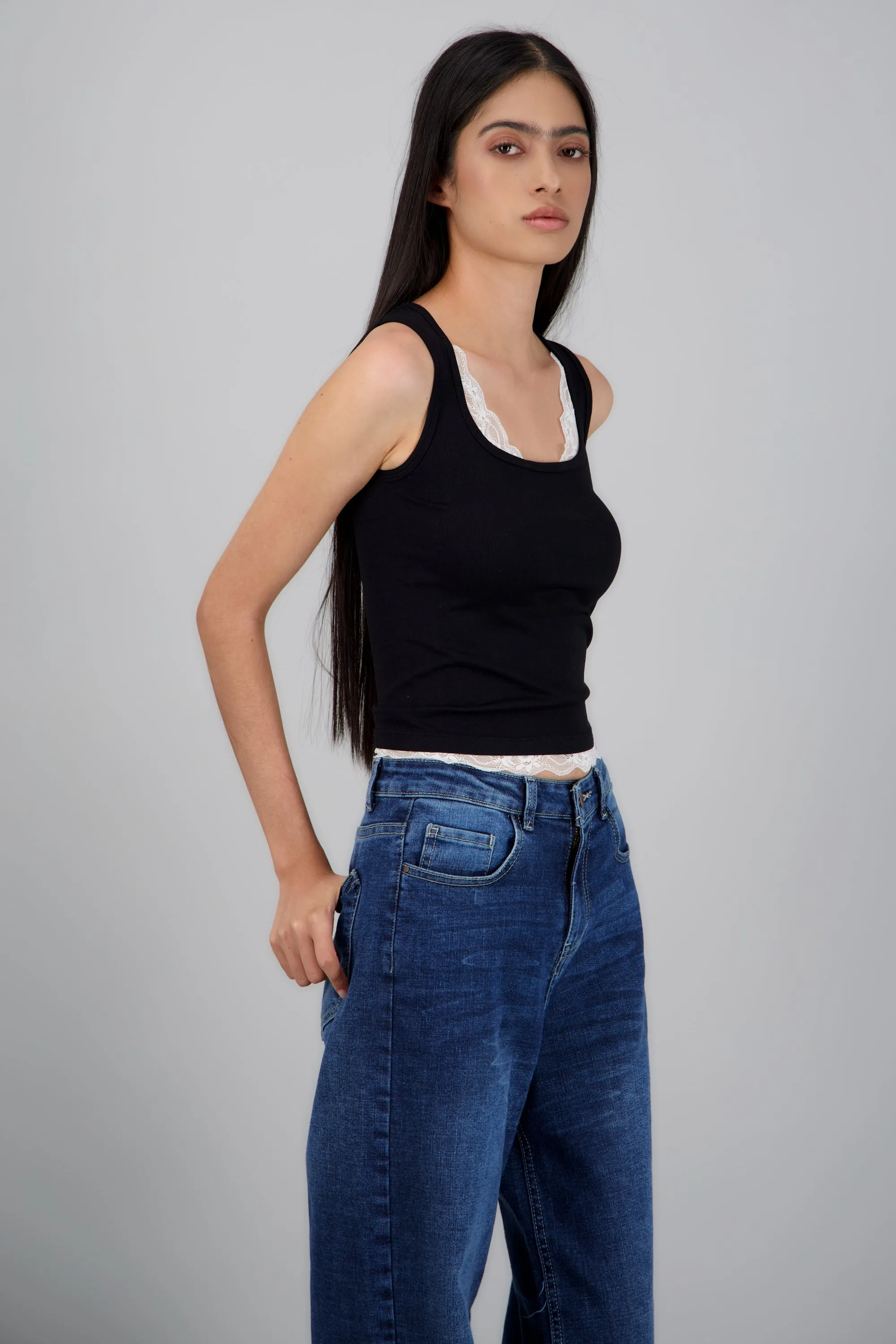 Top seamles detalle encaje sold by Shasa product image thumbnail 3