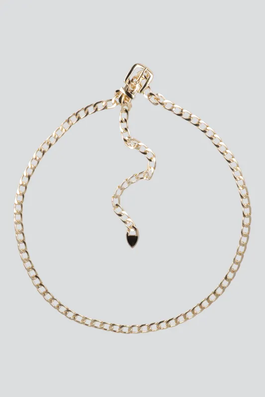 Cinturon cadena angosta sold by Shasa