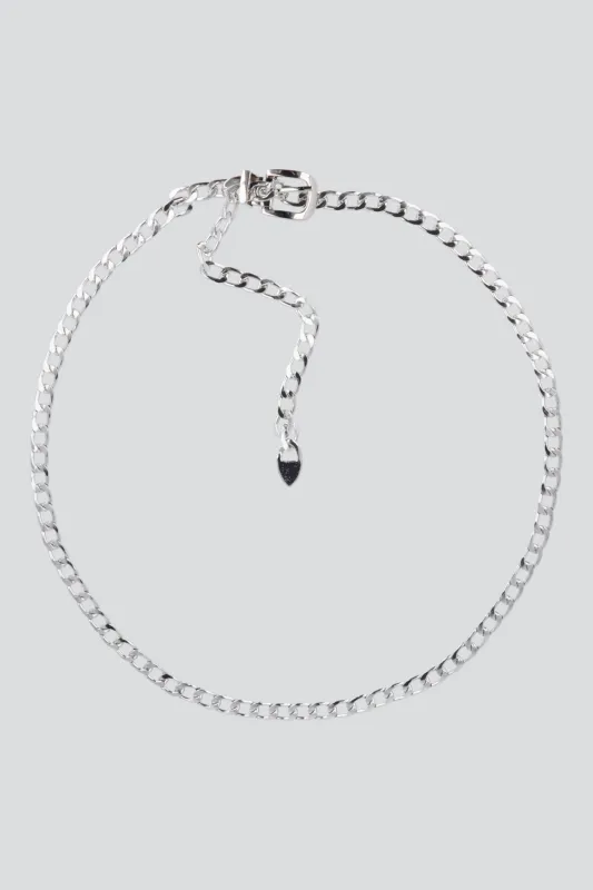 Cinturon cadena angosta sold by Shasa